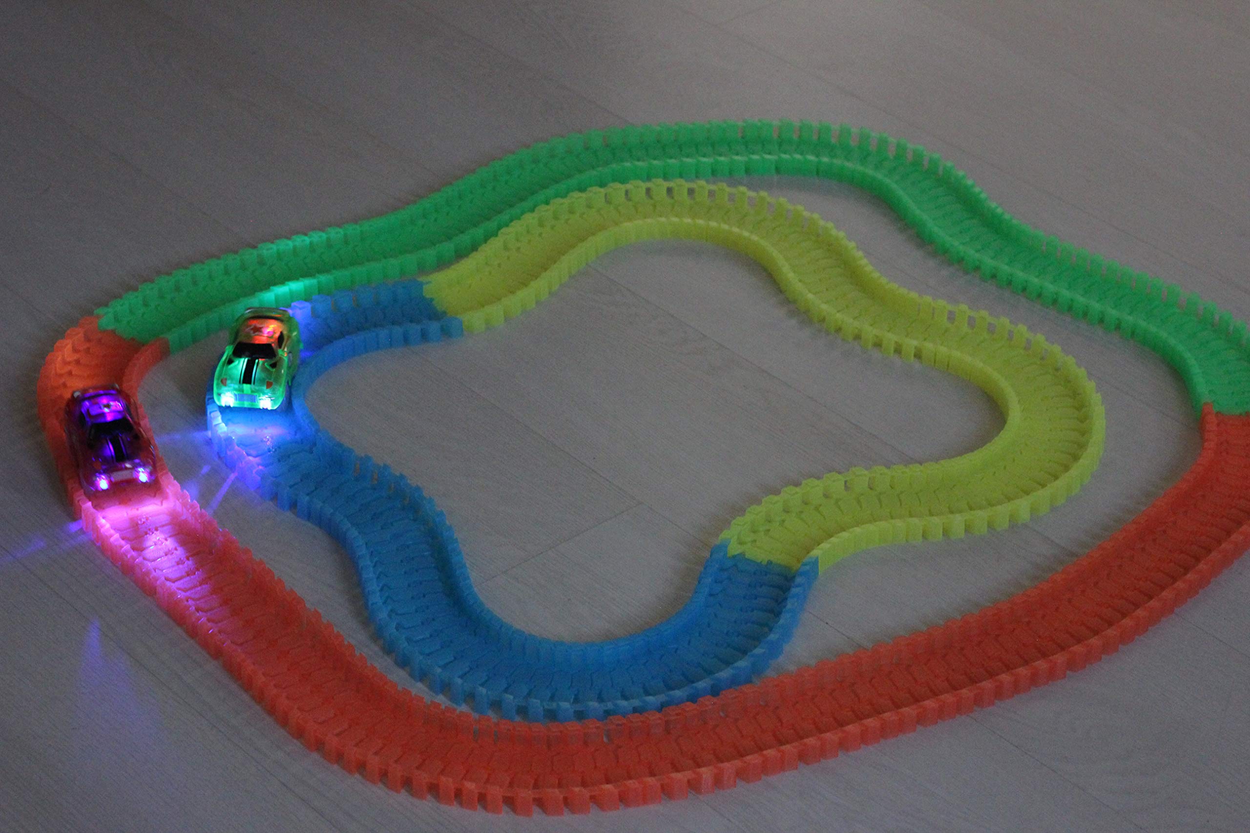 Flexible Race Track Toy Set for Kids - Expandable Car Play Mat with Loops & Ramps - Perfect for Indoor & Outdoor Playtime, Birthday Gifts & STEM Learning Activities