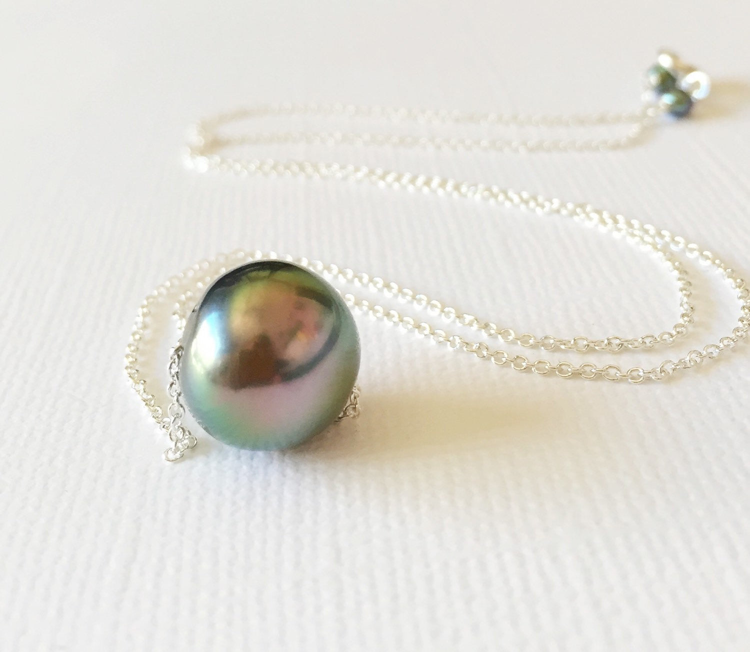 Exquisite Tahitian Pearl Necklace (N102) - Elegant Black Pearl Jewelry for Women, Perfect for Weddings, Parties & Special Occasions