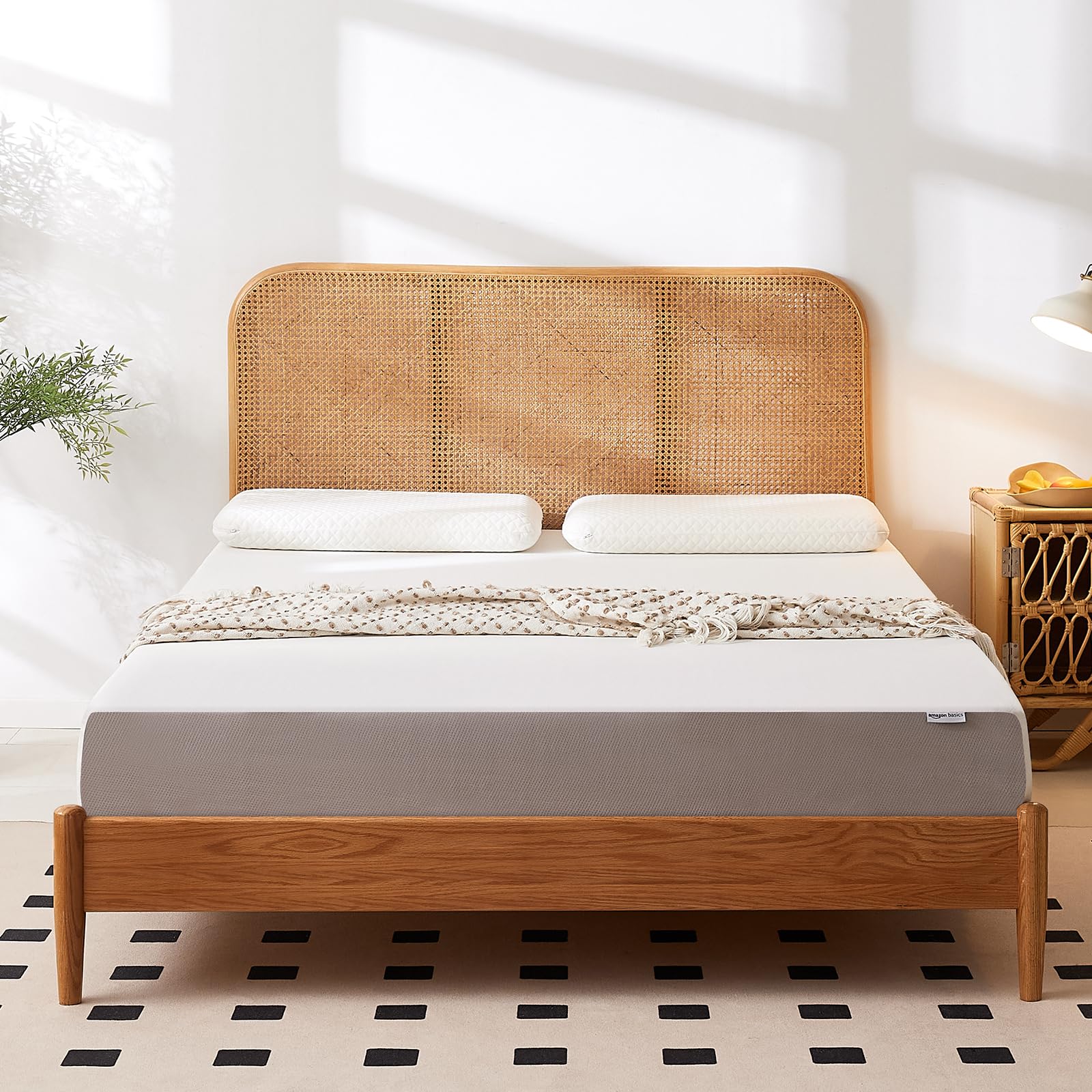 Amazon Basics 8 Inch Queen Memory Foam Mattress - Medium Firm Support, Pressure Relief, CertiPUR-US Certified, White & Grey - Perfect for Bedrooms, Guest Rooms & Dorm Rooms