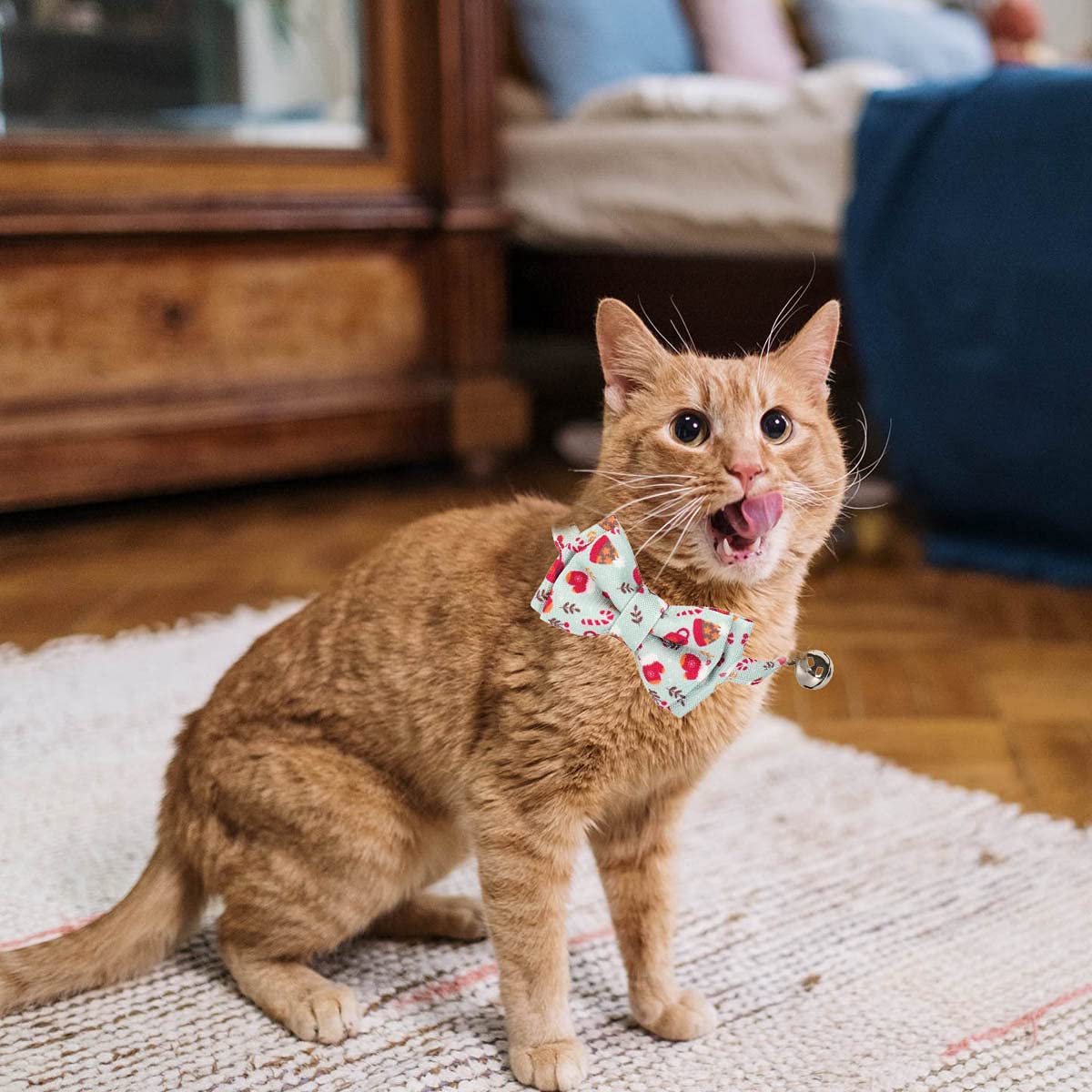 Adjustable Christmas Cat Collar with Breakaway Safety & Bell - Festive Pet Bow Tie Accessories for Cats & Small Dogs (Beige) | Perfect for Holiday Photos & Gifts