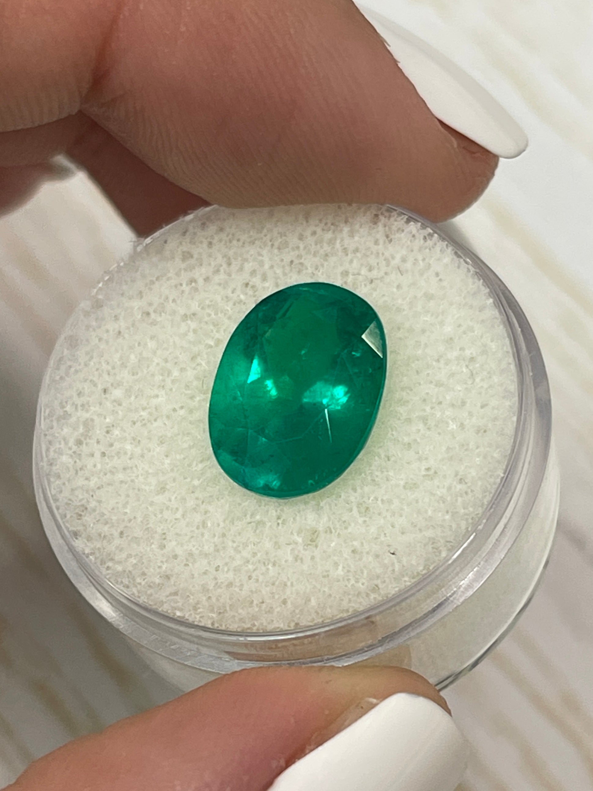 5.07 Carat Certified 13x10mm Vivid Muzo Green Natural Loose Colombian Emerald Oval Cut Gemstone for Jewelry Making, Engagement Rings & Luxury Gifts