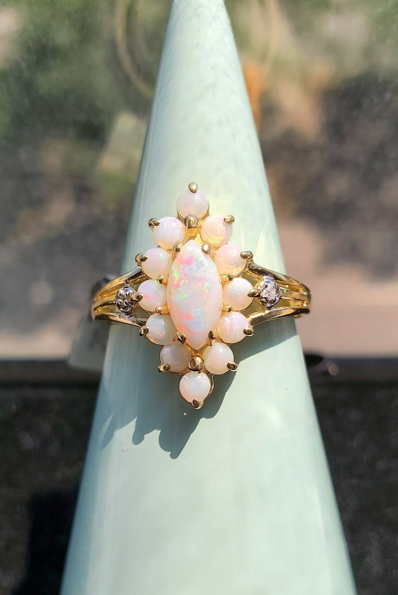 10K Yellow Gold Cluster Opal Ring for Women - Elegant Vintage Style Jewelry Gift for Birthday, Anniversary & Special Occasions
