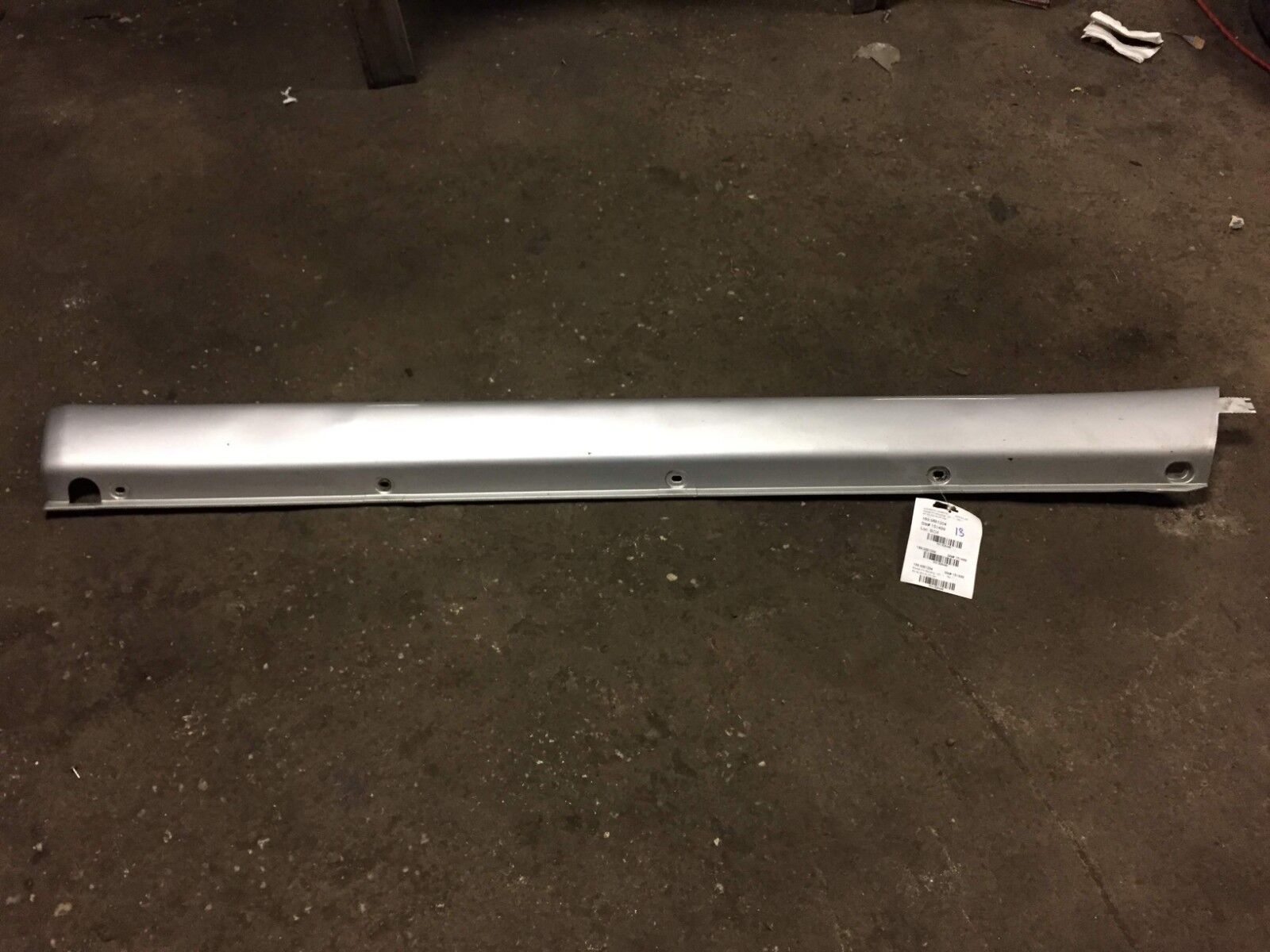 Genuine OEM Mercedes ML350 Right Passenger Side Rocker Panel Molding 00-05 | Perfect Fit for ML350 W163 Models | Replacement for Damaged or Worn Rocker Panels
