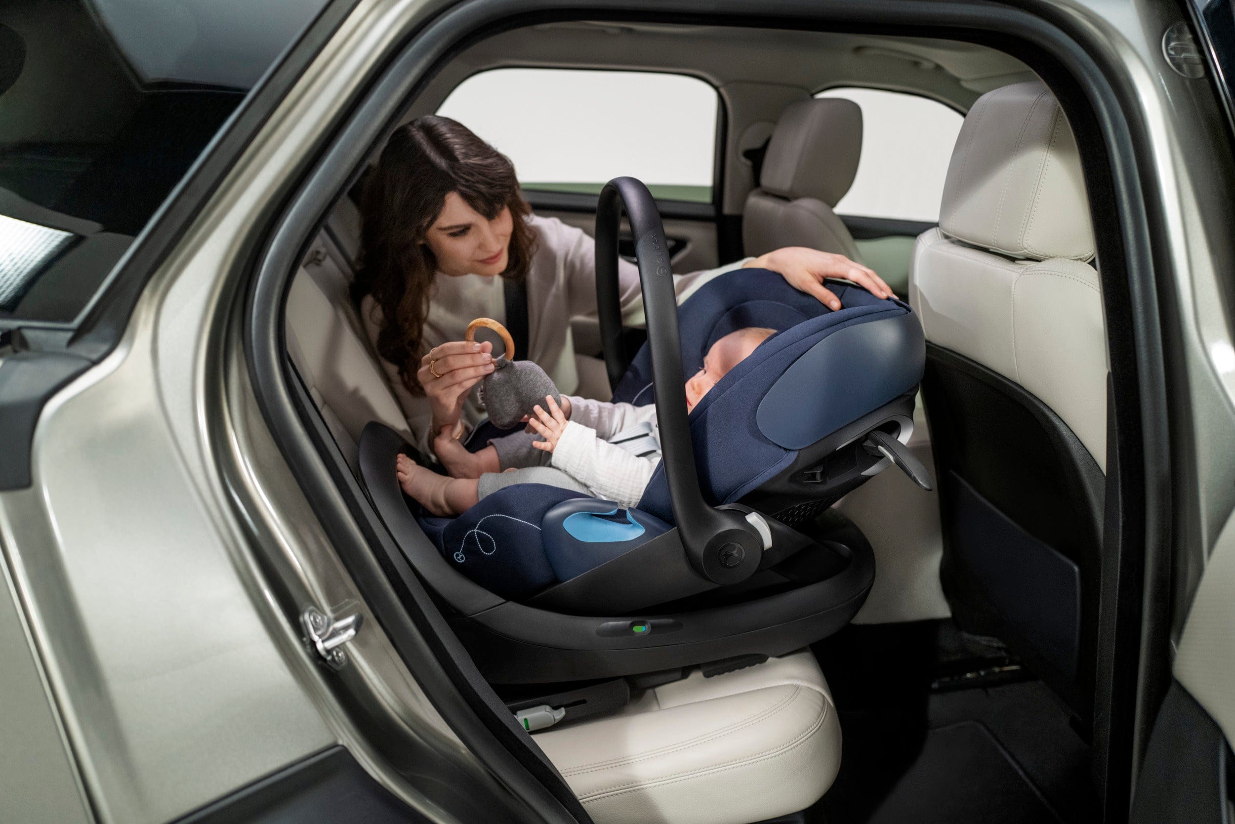 Cybex Cloud G Comfort Extend Infant Car Seat - Premium Safety & Comfort for Newborns to Toddlers | Perfect for Travel, Daily Commutes & Family Outings