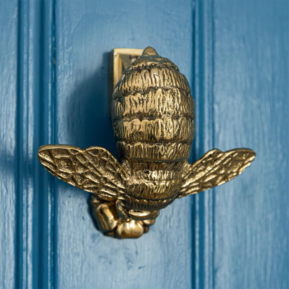 Vintage Brass Bumble Bee Door Knocker - Handcrafted Antique Style Doorbell for Home Decor - Perfect for Farmhouse, Cottage & Victorian Style Houses