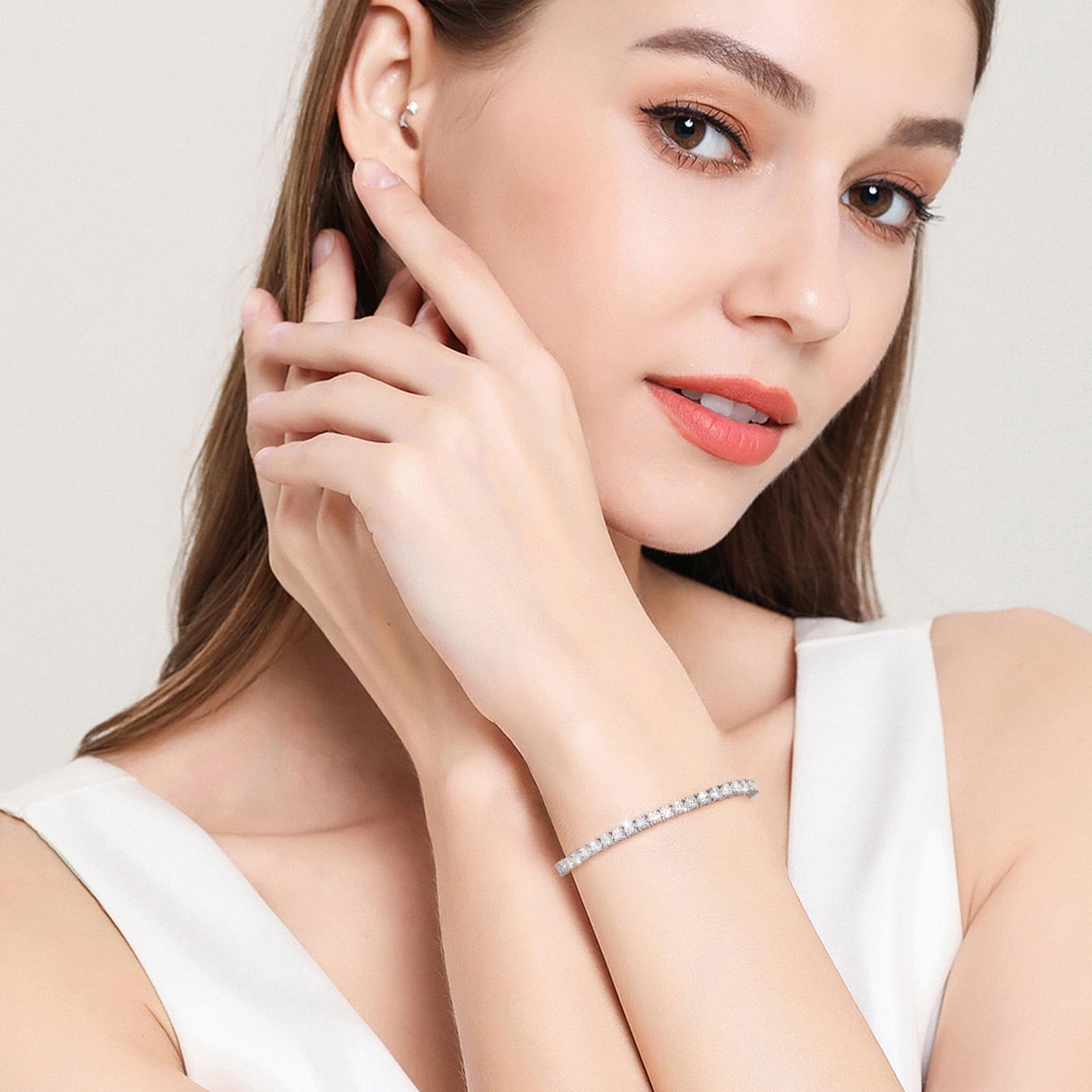 1.52ct-7.76ct Moissanite Tennis Bracelet for Women | 18K White Gold Plated S925 Sterling Silver | D Color VVS1 Round Brilliant Cut Lab Created Diamond Alternative | Adjustable Luxury Jewelry | Perfect for Anniversaries, Weddings & Special Occasions