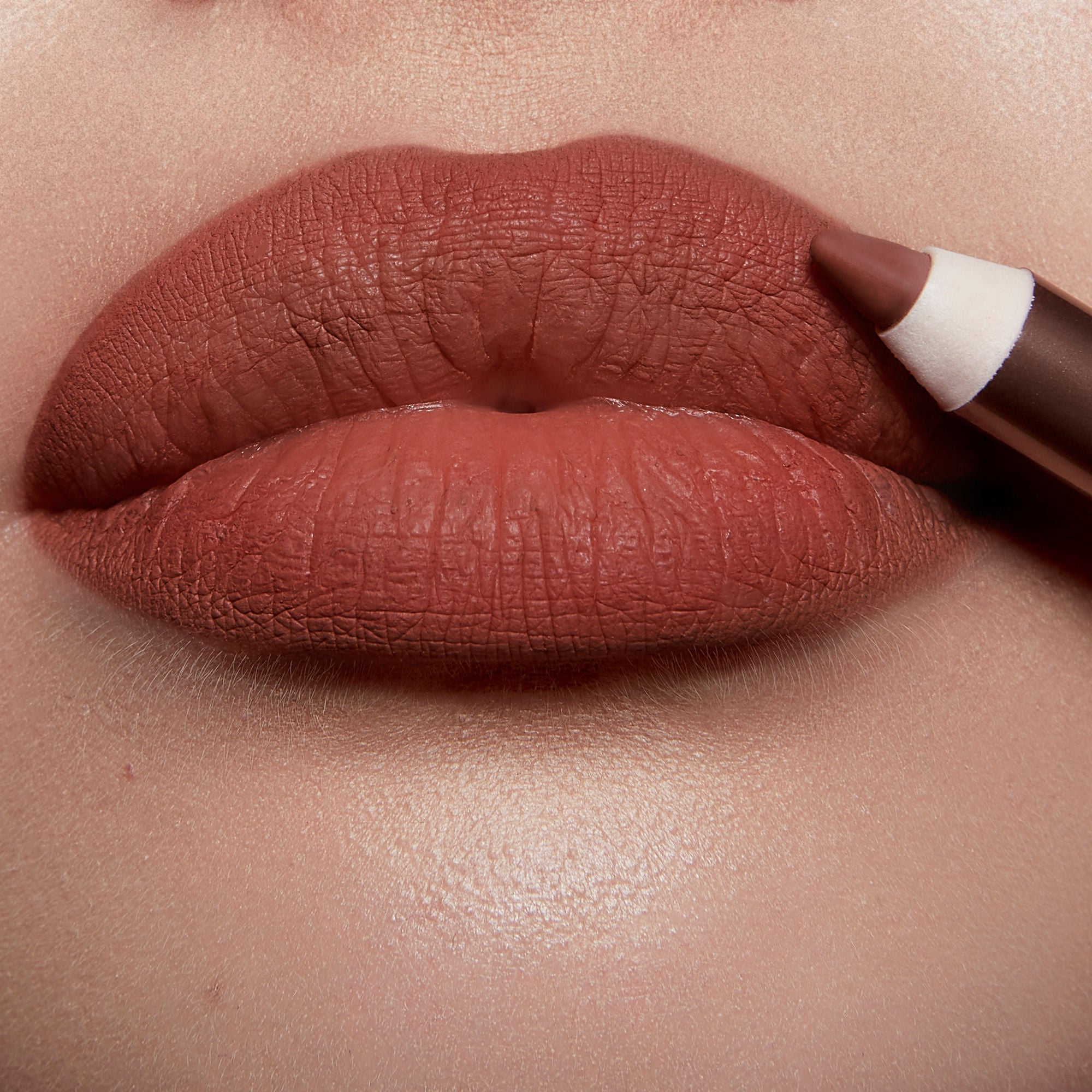 Charlotte Tilbury Lip Cheat Lip Liner - Long-Lasting, Waterproof Lip Pencil for Precise Definition & Fuller Lips | Perfect for Everyday Wear, Date Night & Special Occasions