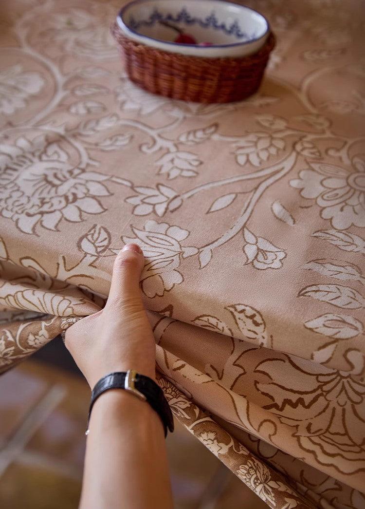 Farmhouse Tablecloth - Extra Large Rectangular Table Cover for Kitchen & Dining Room, Floral Design, Fits Round & Square Tables - Perfect for Family Dinners, Parties & Holiday Decorations