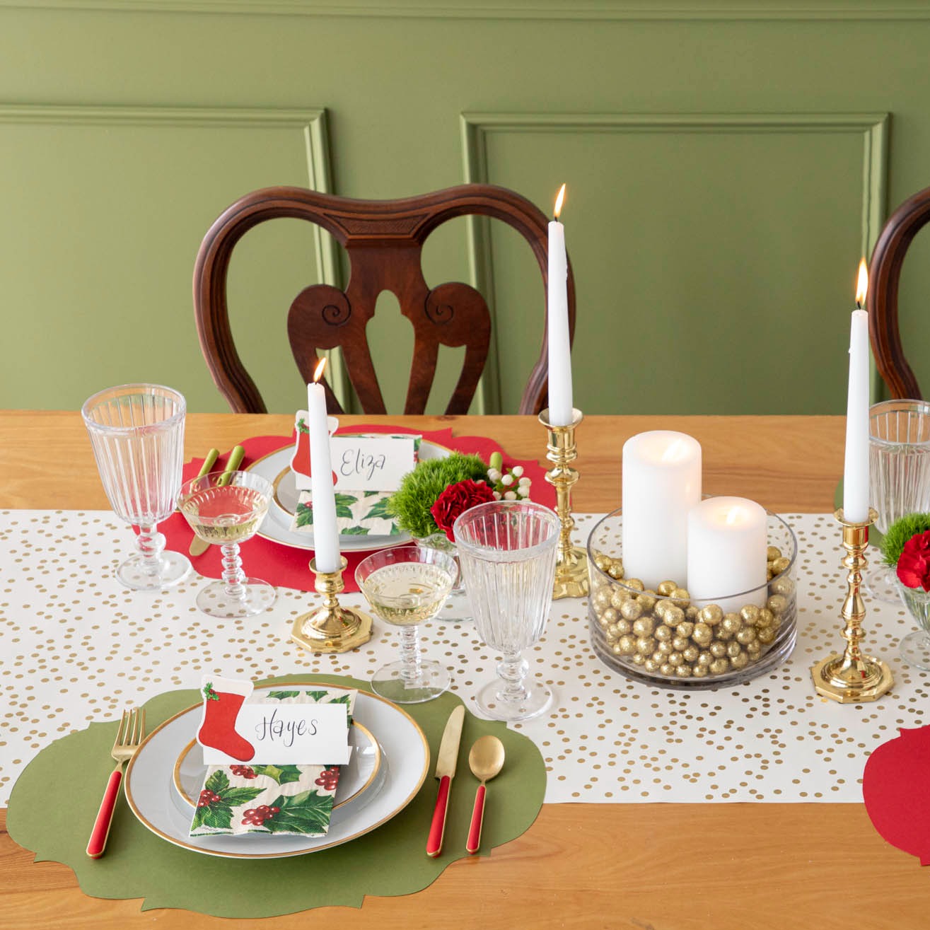 Eco-Friendly Green French Frame Placemat for Dining Table - Perfect for Home Decor, Parties, and Everyday Use