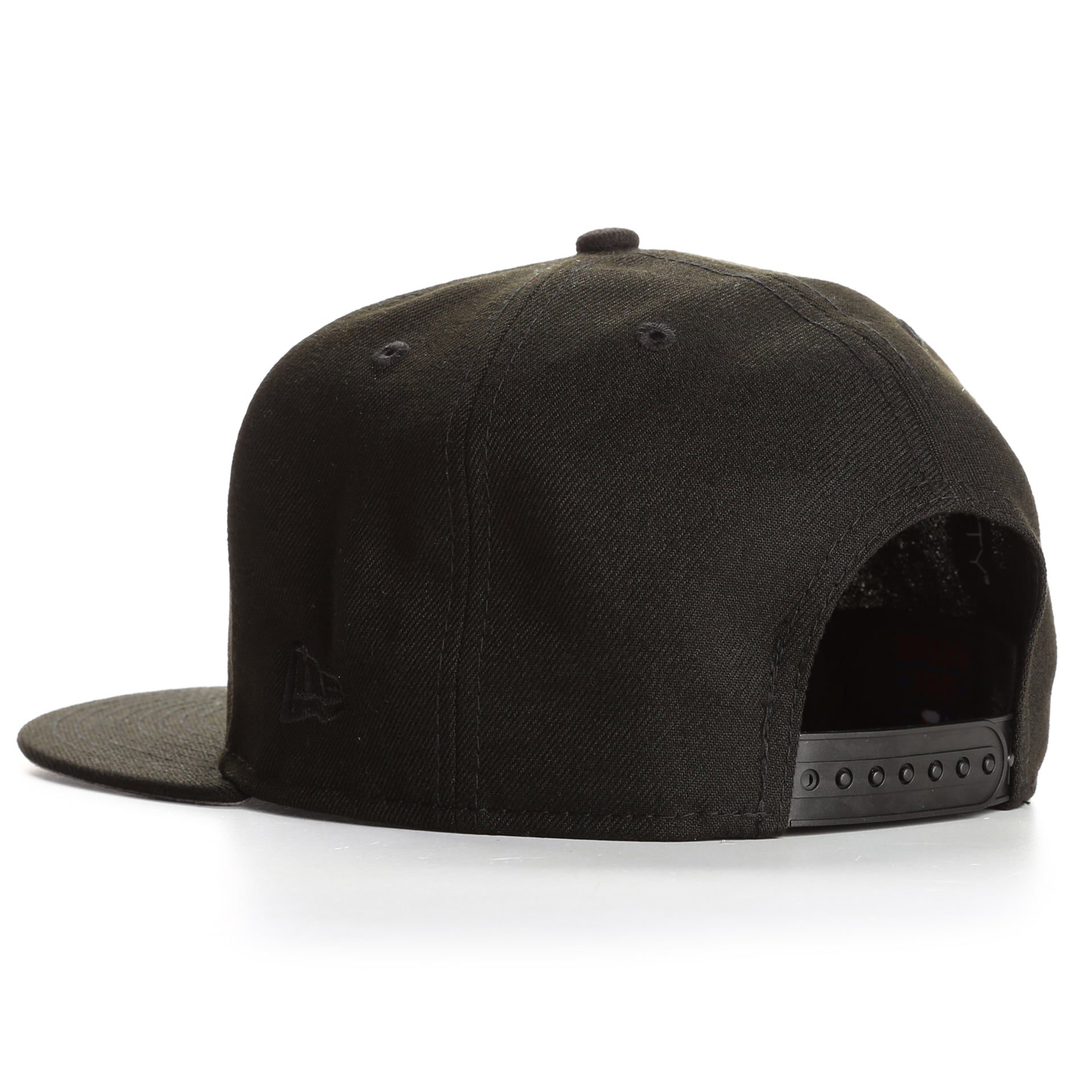 New Era 9Fifty Los Angeles Dodgers D Logo Basic Snapback Cap - Blackout - Perfect for Baseball Games, Streetwear Fashion & Casual Outfits