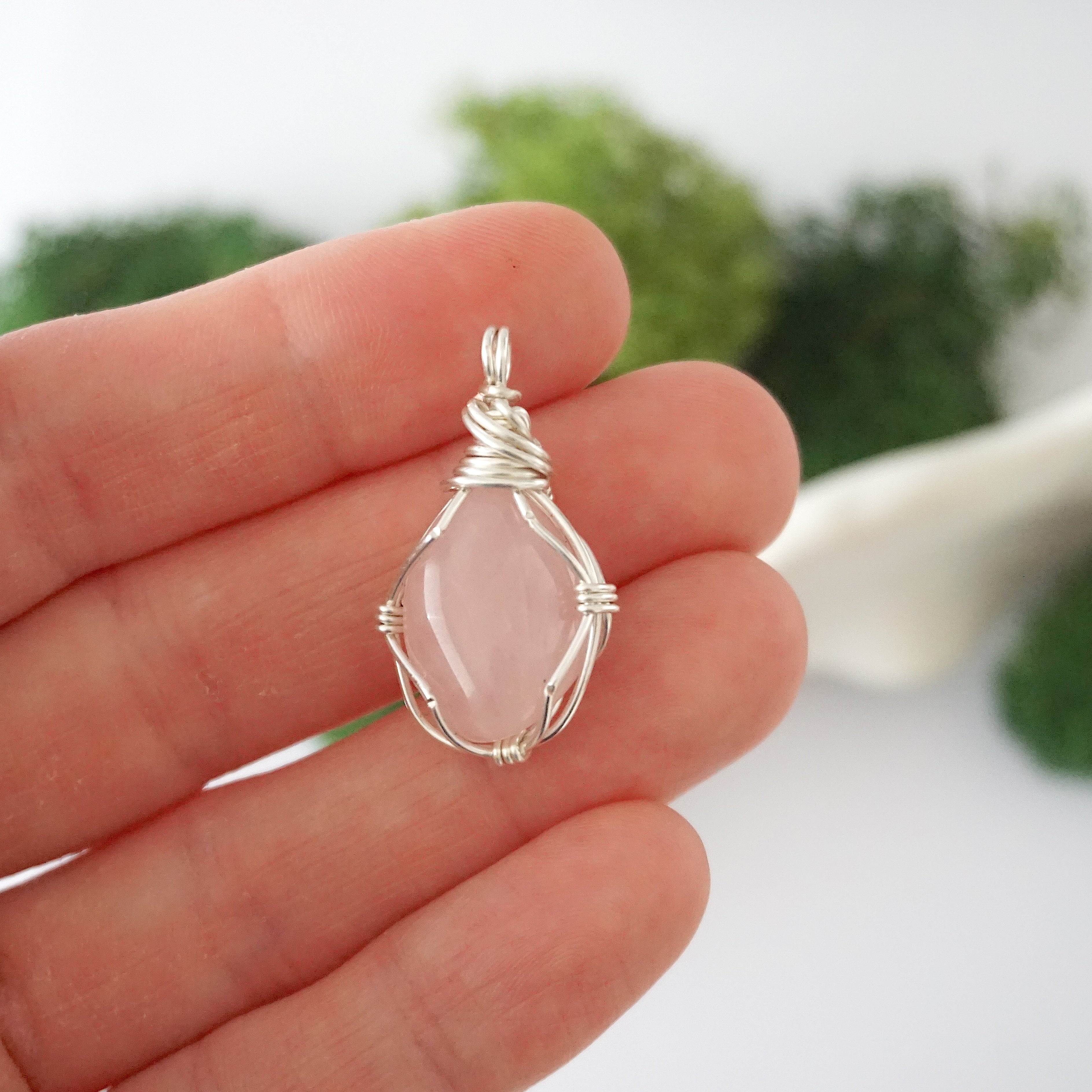 Simple Birthstone Necklace - Rose Quartz Crystal Pendant for Women | Elegant Jewelry Gift for Birthday, Anniversary & Valentine's Day | Perfect for Everyday Wear & Special Occasions
