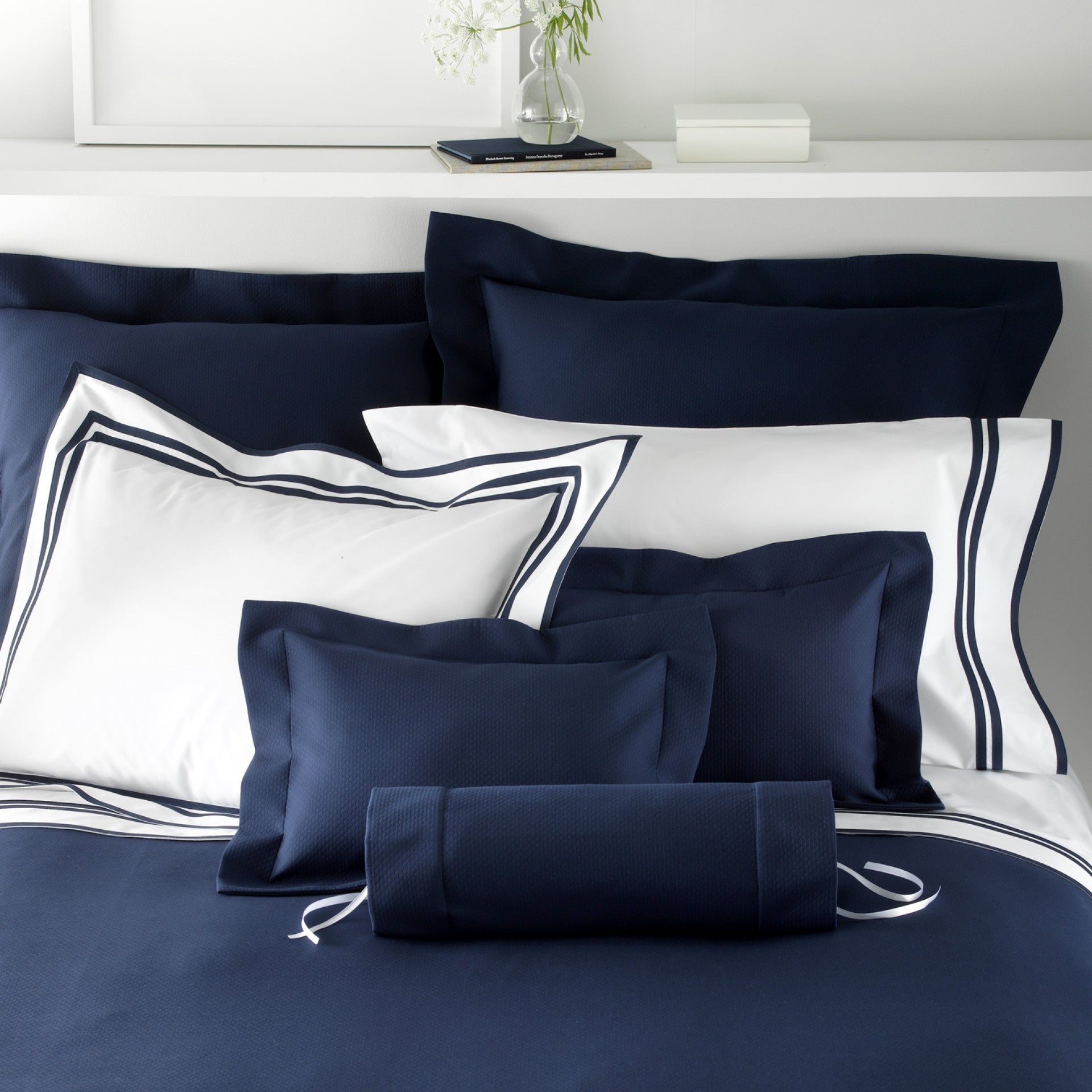 Elliot Coverlet - Soft & Breathable Bedspread for All Seasons | Perfect for Bedroom, Guest Room & Dorm Decor | Lightweight & Stylish Home Textile