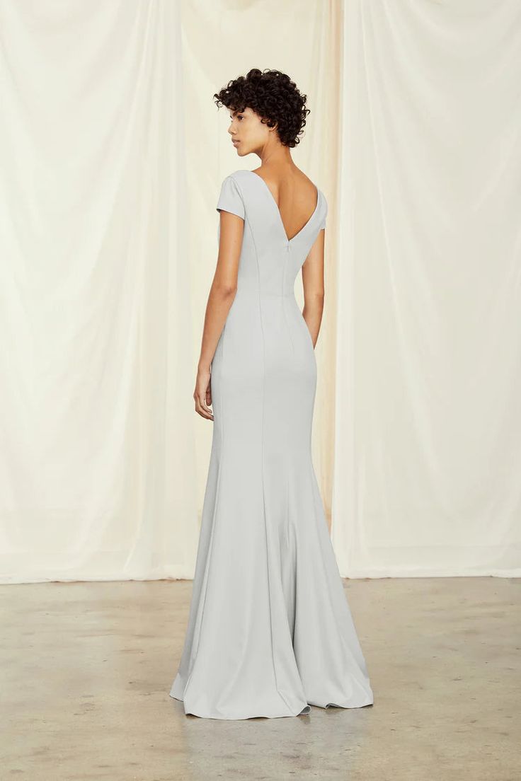 Amsale Viola Wedding Dress - Elegant A-Line Gown with Lace Appliques for Brides, Perfect for Church Ceremonies and Beach Weddings