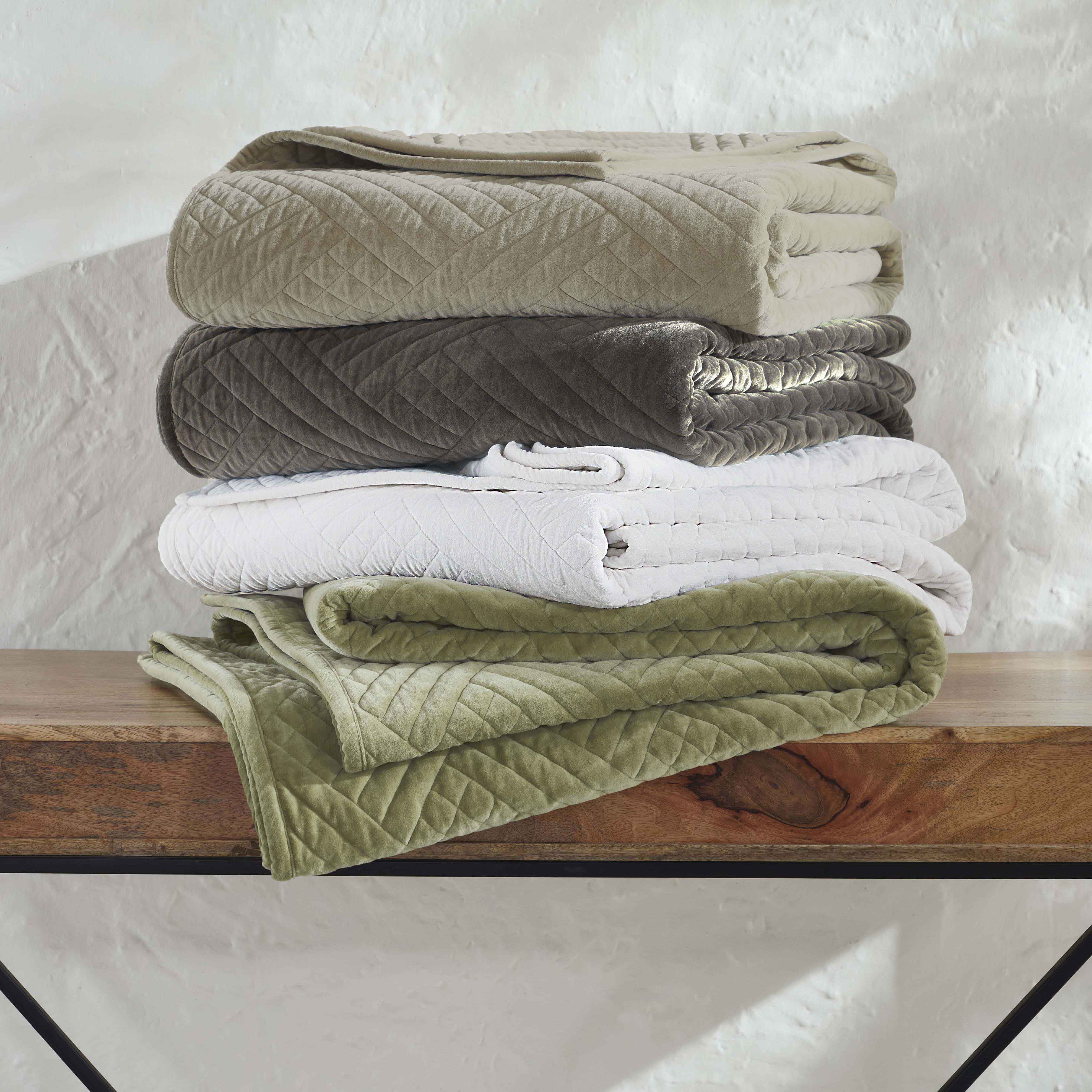 Karina Cotton Velvet Lightweight Quilt & Sham Set - Ultra Soft Bedding for All Seasons | Perfect for Master Bedroom, Guest Room & Cozy Nights