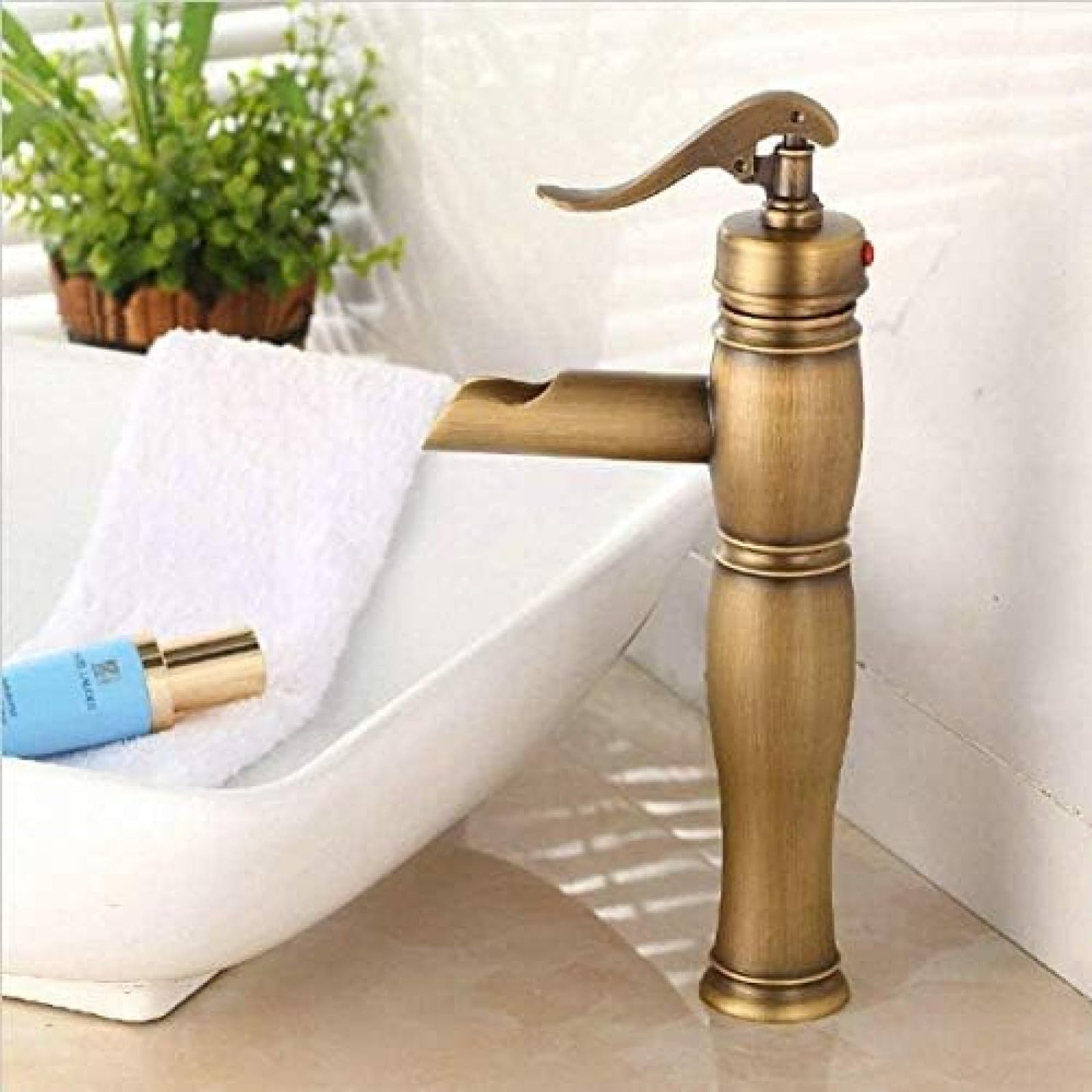 Vintage Antique Brass Kitchen Faucet - Classic Pull-Down Sink Mixer Tap with High Arc Spout for Farmhouse & Modern Bathroom Decor | Durable Sanitary Ware for Kitchen & Bathroom Sink