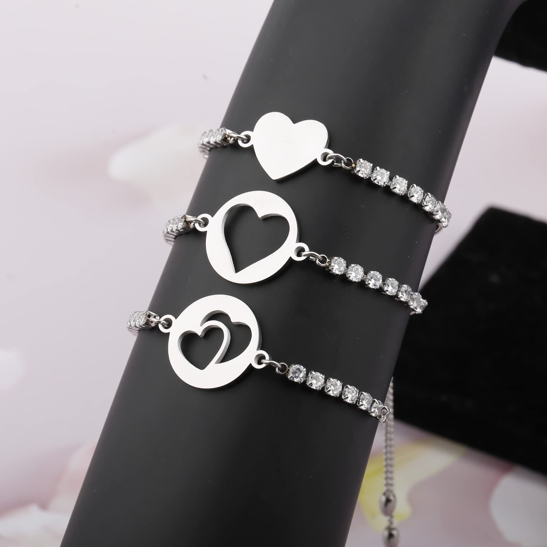 Matching Mother Daughter Bracelets Set of 3 - Heart Love Bracelet for Grandmother, Mother & Me - Best Mother's Day Gifts for Women - Perfect for Birthday, Anniversary & Family Bonding Moments