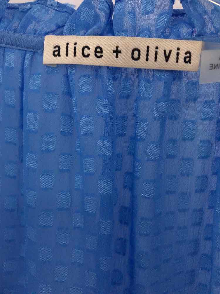 Alice + Olivia Blue Blouse Size Medium - Pre-Owned Women's Top for Casual Wear & Office Outfits