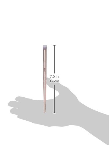 Wet n Wild Proline Makeup Brush - Precision Flat Face Brush for Liquid, Cream & Powder Cosmetics (7g) | Perfect for Foundation, Contouring & Blending | Professional Makeup Artist Essential