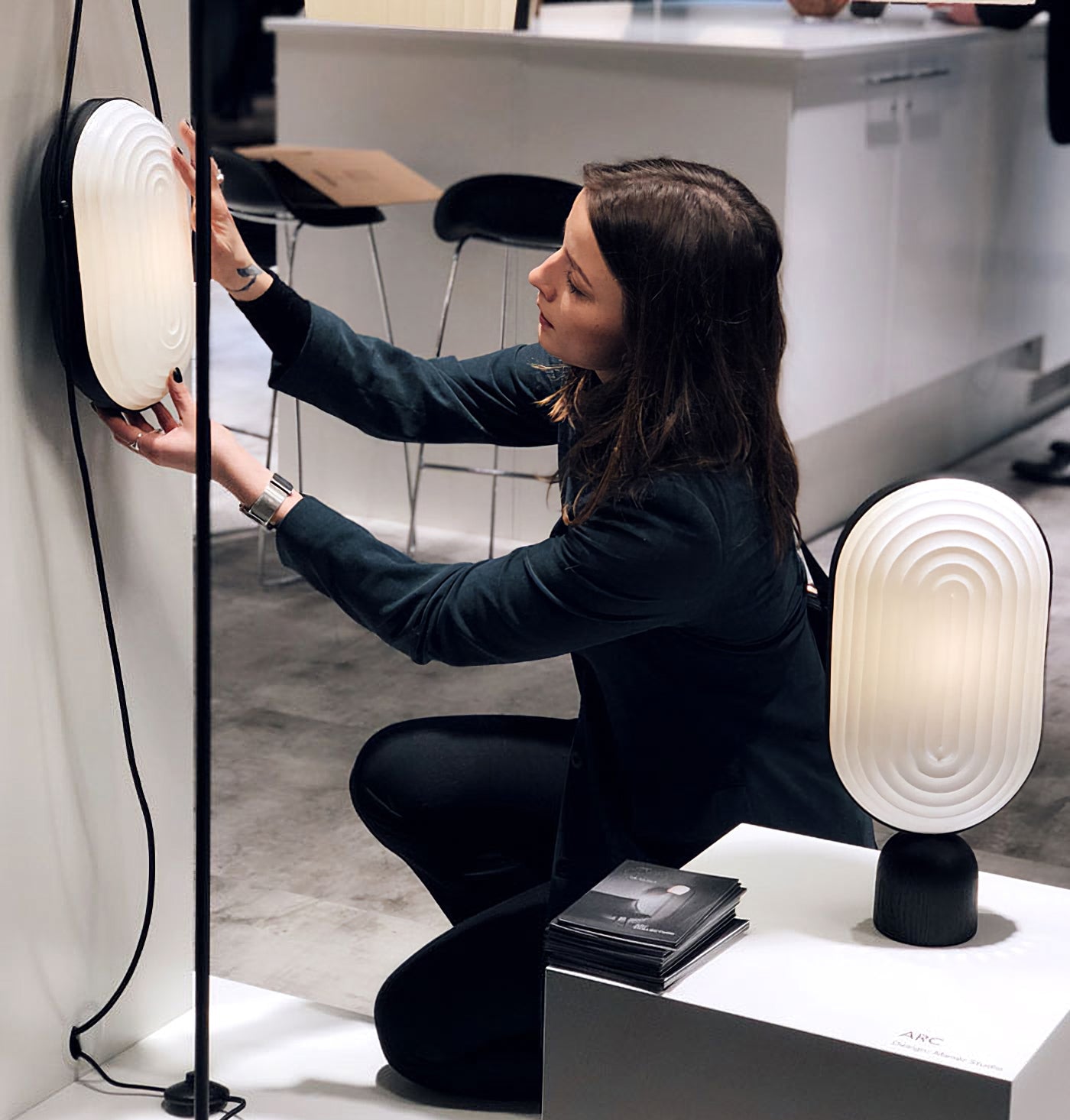 Modern Arc Table Lamp - Adjustable LED Desk Light for Home Office, Reading & Study - Sleek Design with Dimmable Brightness for Bedroom, Living Room & Workspace