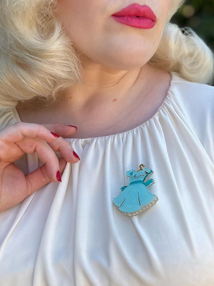 Closet Couture Brooch by Asia Ellington x Lipstick & Chrome - Fashion Jewelry Accessory for Women, Elegant Pin for Blazers, Scarves & Handbags - Perfect for Parties, Weddings & Office Wear