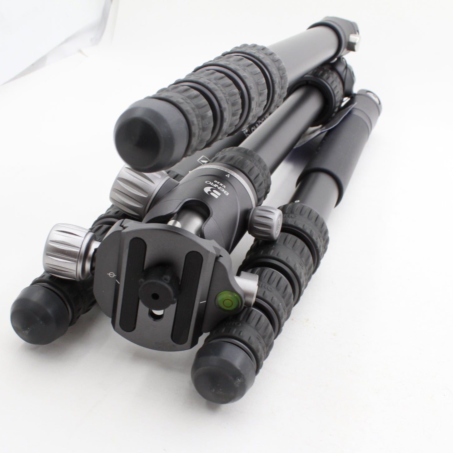 Benro Bat One Series Aluminum Travel Tripod with VX20 Ball Head (65.2