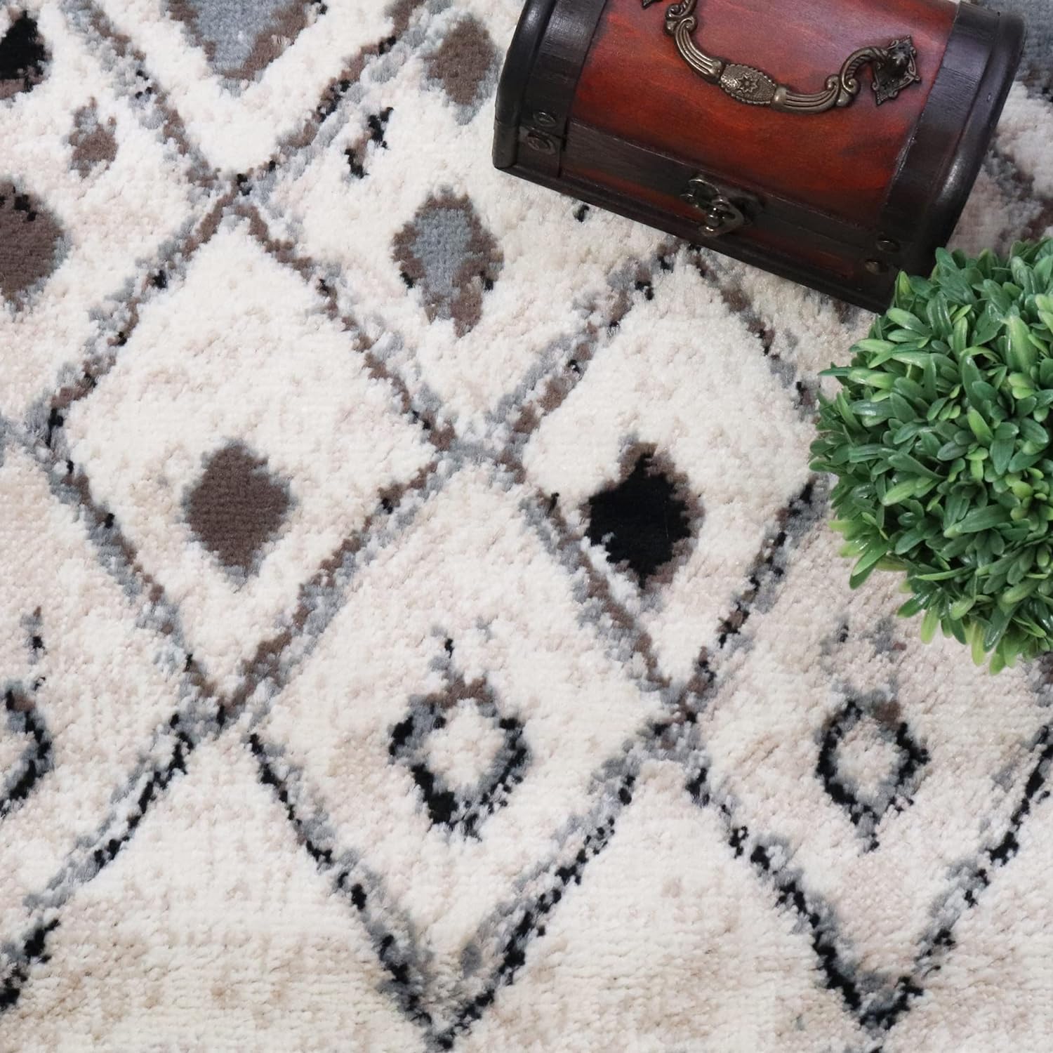 Flintstone Diamond Trellis Bohemian Style Indoor Area Rug & Runner - Perfect for Living Room, Bedroom, or Boho Home Decor
