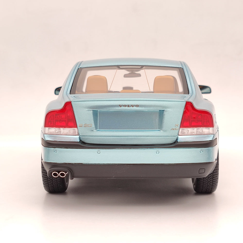 1/18 Scale Volvo S60 R 2003 Limited Edition Resin Model Car - DNA Collectibles DNA000104 - Green Diecast Toy for Collectors & Gift for Car Enthusiasts (Perfect for Display, Home Decor, and Car Model Collections)