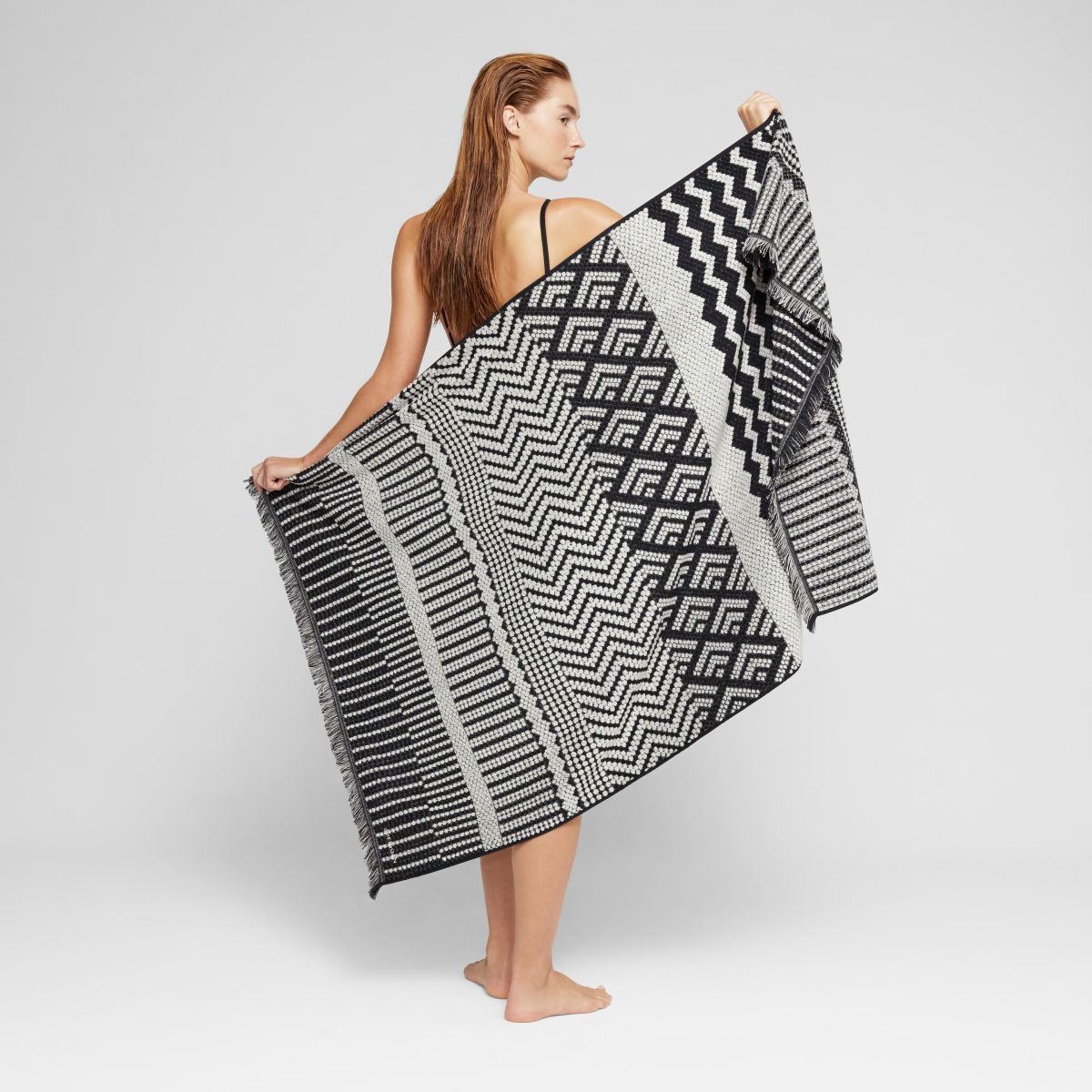Sheridan Antilles Carbon Beach Towel - Ultra Soft, Quick Dry, Large 40x70 Inch - Perfect for Pool, Beach, Vacation & Outdoor Activities