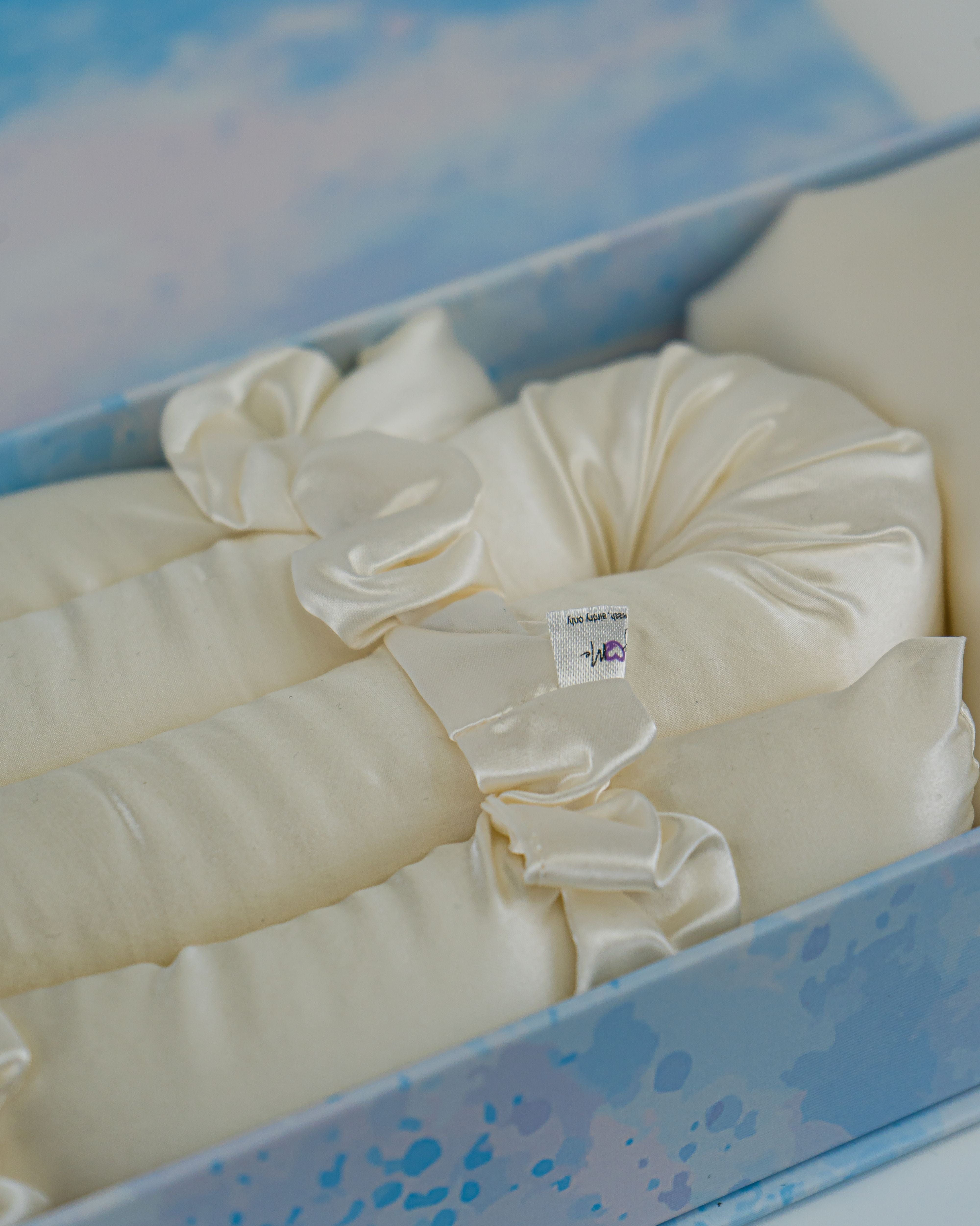 Luxury Hug Me Silk Gift Set for Women - Soft & Elegant Silk Scarf & Sleep Mask - Perfect for Birthday, Anniversary, Valentine's Day Gifts & Relaxing at Home