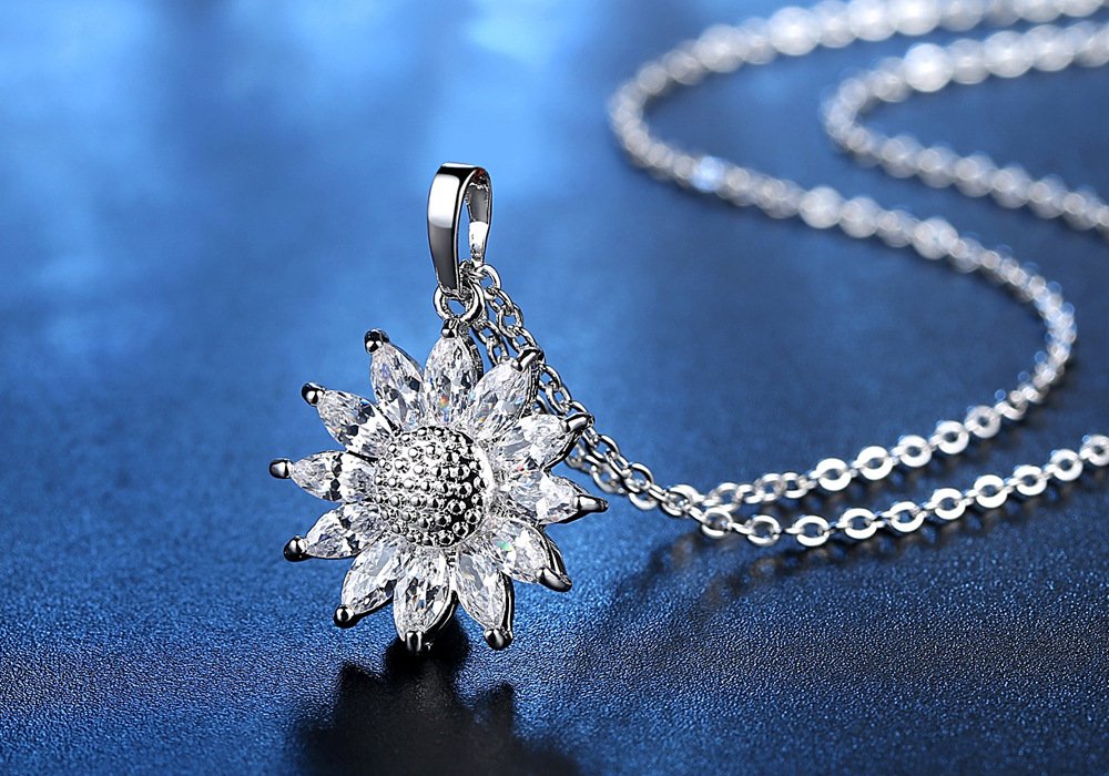18K Rose Gold Plated Cubic Zirconia Snowflake Pendant Necklace for Women - Elegant CZ Jewelry Fashion Necklaces, 18