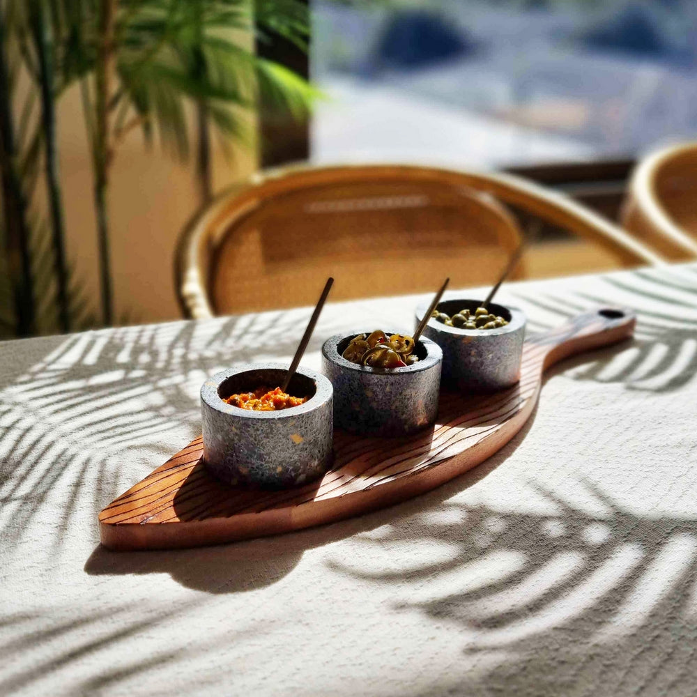 Premium Terra Serving Board with 4 Condiment Bowls & Spoons - 45x13x5.5cm Natural Wood Charcuterie Platter for Cheese, Fruits & Appetizers - Perfect for Parties, Picnics & Entertaining