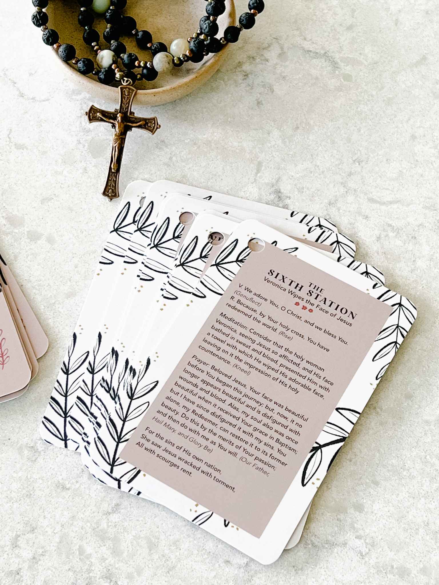Stations of the Cross Prayer Cards - 14 Beautiful Devotional Cards for Catholic Lenten Season | Perfect for Home Prayer, Church Groups & Bible Study