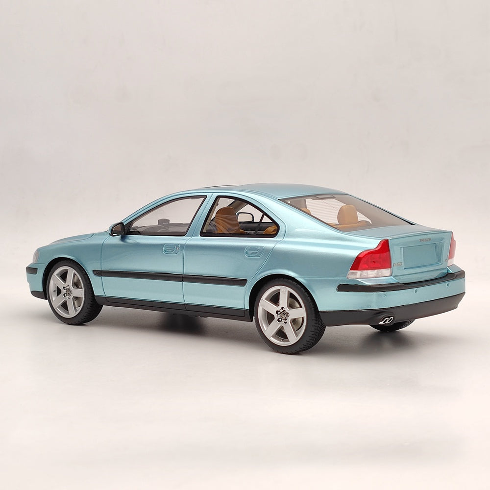 1/18 Scale Volvo S60 R 2003 Limited Edition Resin Model Car - DNA Collectibles DNA000104 - Green Diecast Toy for Collectors & Gift for Car Enthusiasts (Perfect for Display, Home Decor, and Car Model Collections)