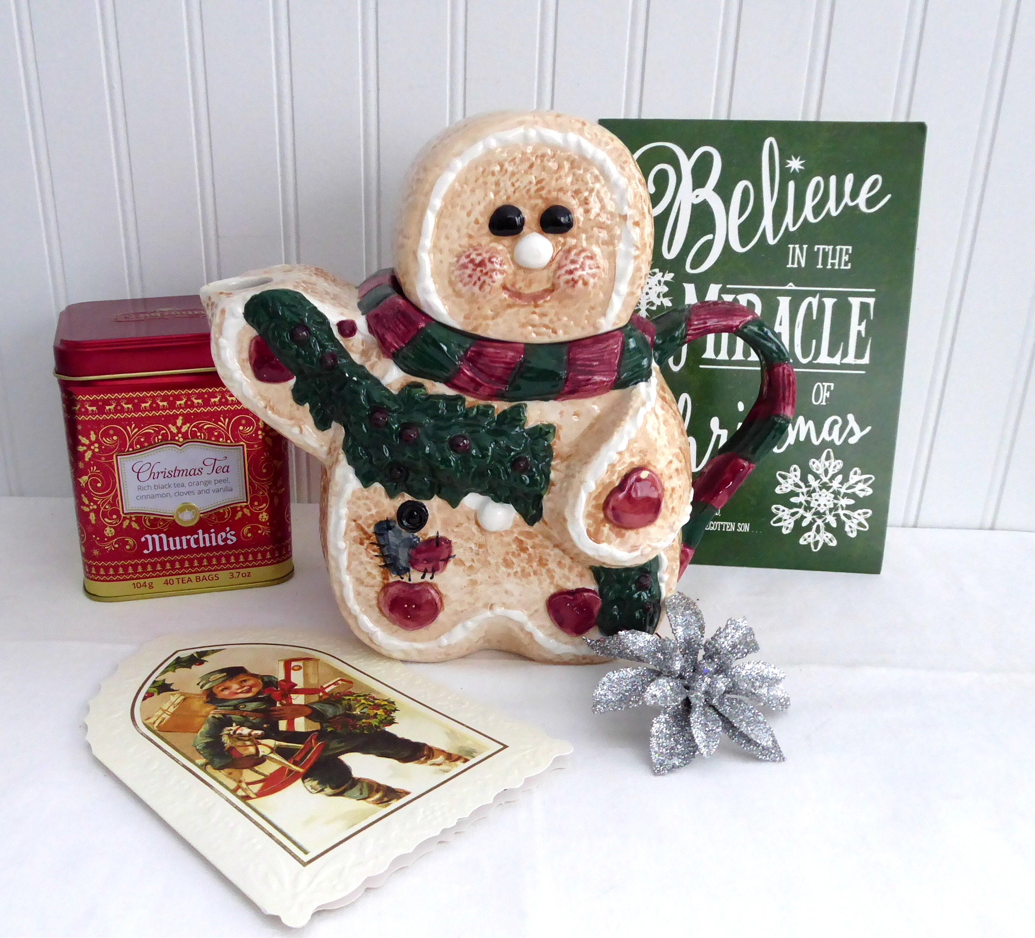 Large Hand-Painted Christmas Gingerbread Boy Ceramic Teapot - Holiday Gift for Tea Lovers, Perfect for Festive Gatherings & Cozy Winter Evenings