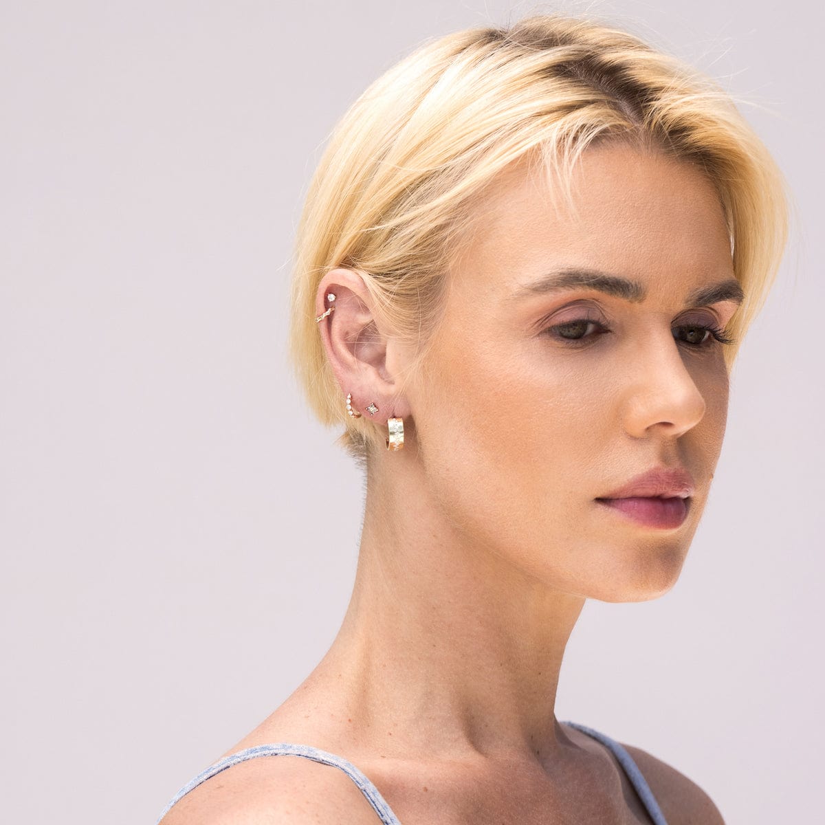 Starry Diamond Huggie Earrings for Women - Dainty Gold Hoop Earrings for Everyday Wear, Gift for Her, Perfect for Parties & Date Nights