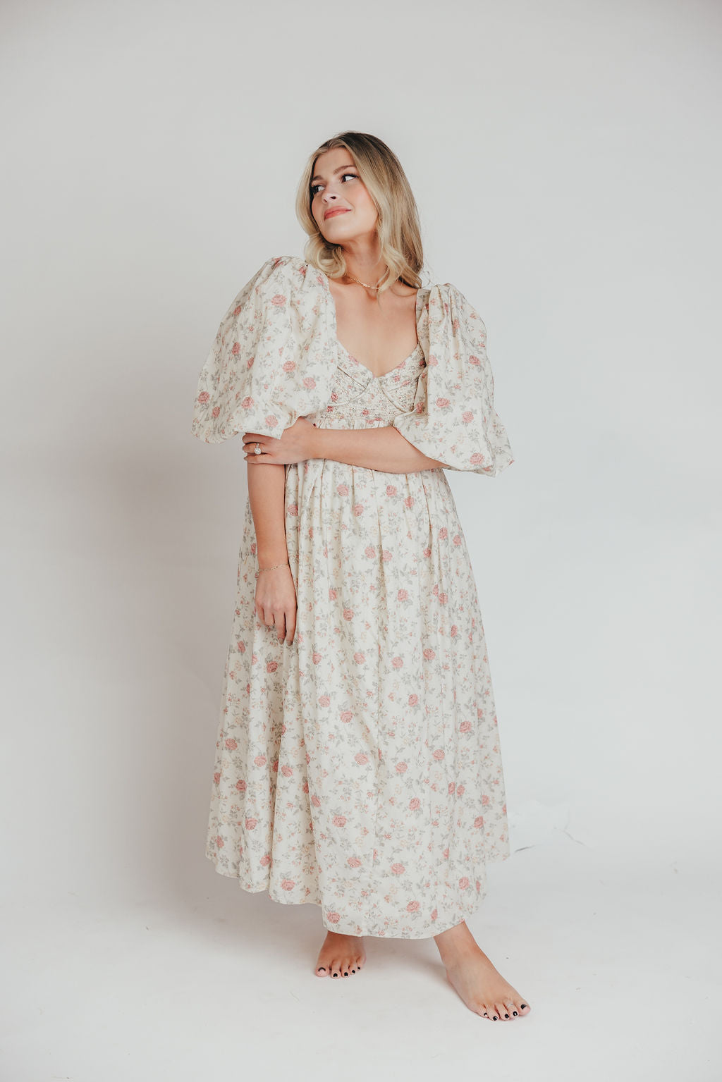Harlow Maxi Dress in Off White Floral - Bump Friendly Maternity Dress & Inclusive Sizing (S-3XL) | Perfect for Pregnancy, Beach Vacations & Summer Weddings