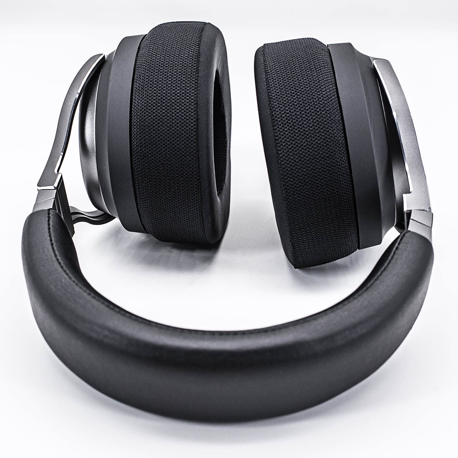 Virtuoso XT Cooling Gel Earpads Replacement - Thick Memory Foam & Breathable Fabric for Corsair Virtuoso XT Headset (Hybrid Mesh Cooling Gel) - Perfect for Gaming, Music & Long Wear Comfort