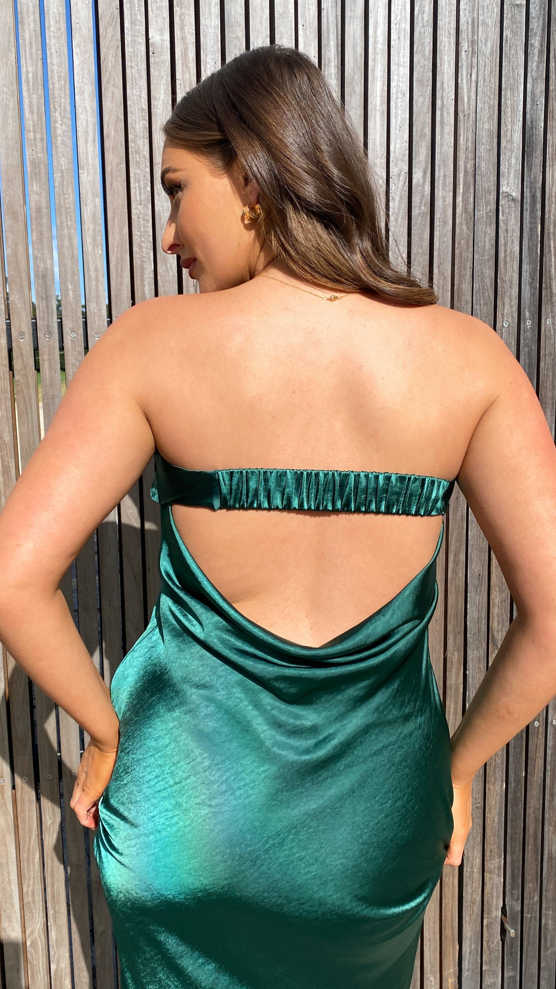 Gisele Maxi Dress - Elegant Emerald Green Long Flowy Dress for Women | Perfect for Summer, Beach Vacations & Evening Parties