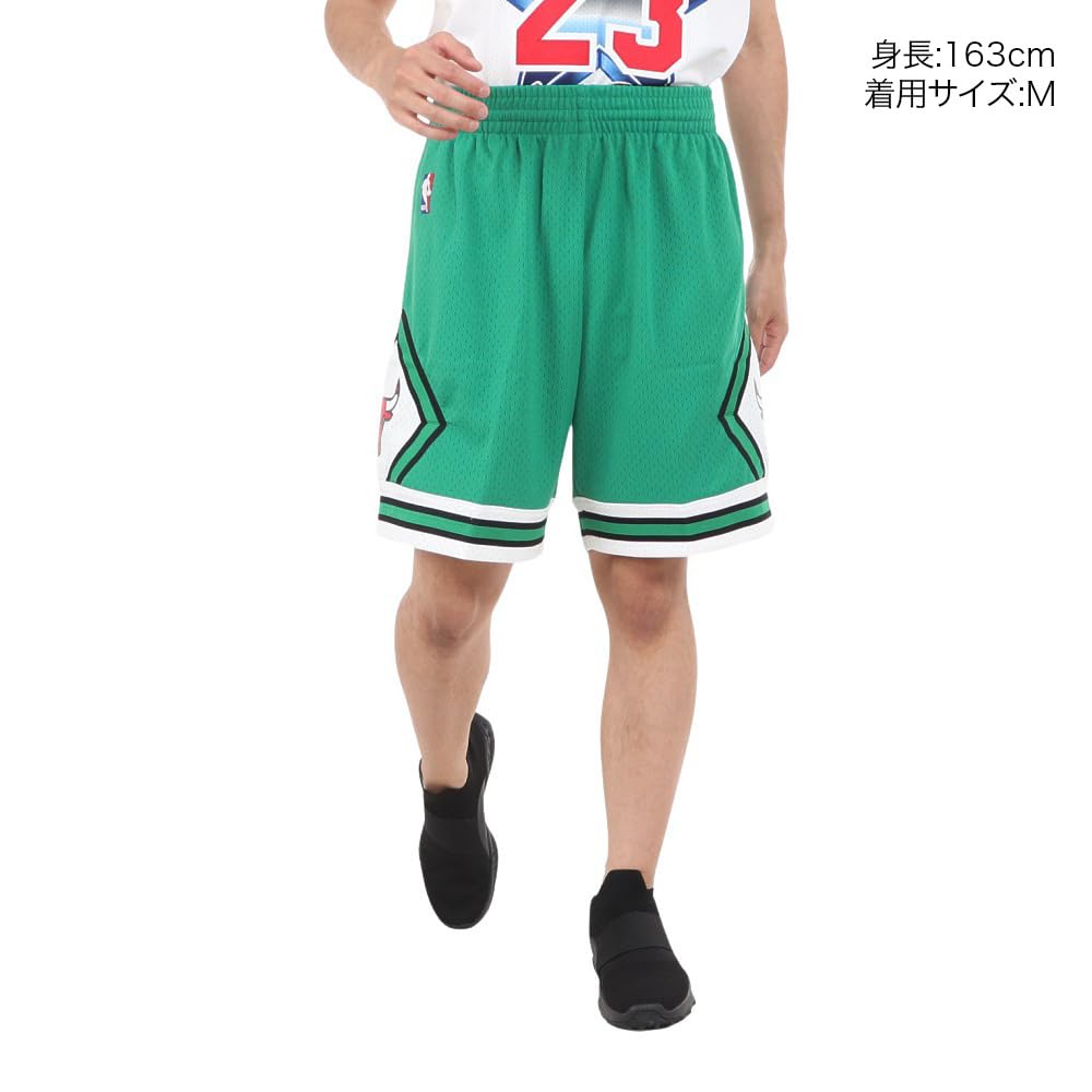 Mitchell & Ness Chicago Bulls NBA Swingman Shorts for Men - 2008 Retro Basketball Shorts for Gym, Streetwear & Casual Outfits