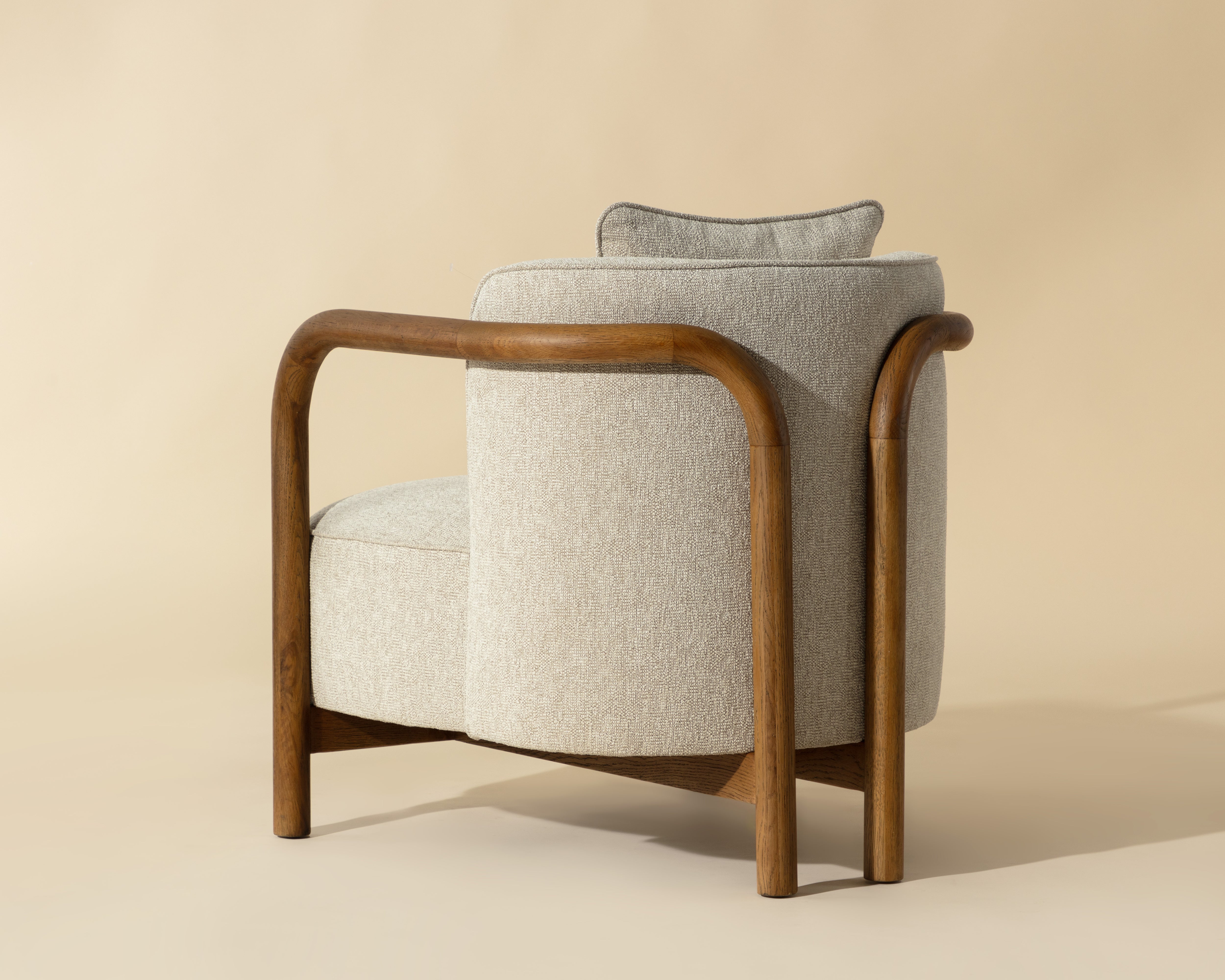 Beatrice Lounge Chair - Modern Comfortable Accent Chair for Living Room, Bedroom & Office - Perfect for Relaxing, Reading & Lounging