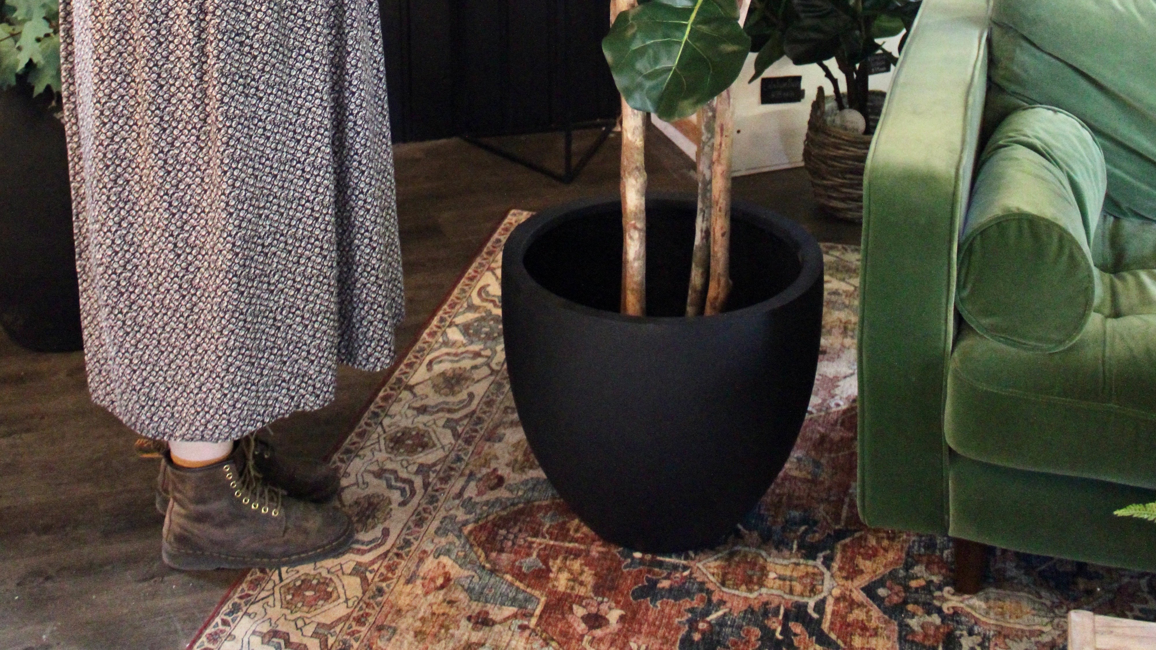 Large Black Fibrestone Pot - Durable & Stylish Plant Container for Indoor & Outdoor Gardens | Perfect for Succulents, Herbs & Flowers