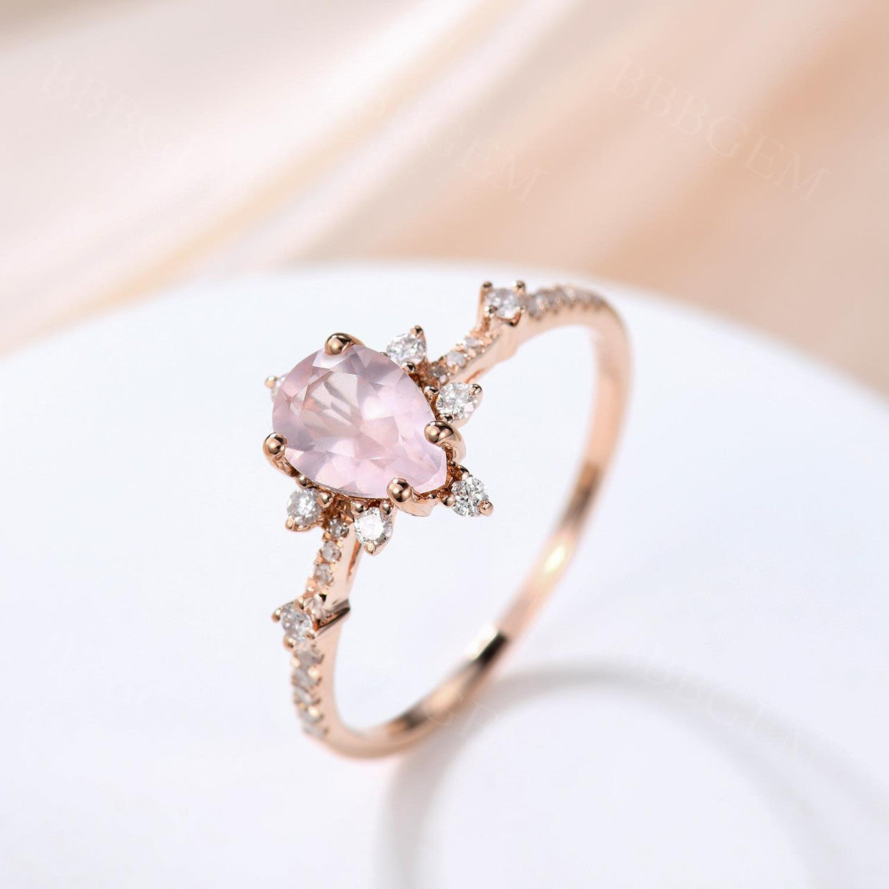 0.8 Carat Rose Quartz Engagement Ring with Diamond Band - Elegant Pear Shaped Wedding Ring for Women, Perfect for Proposals, Anniversaries & Romantic Gifts