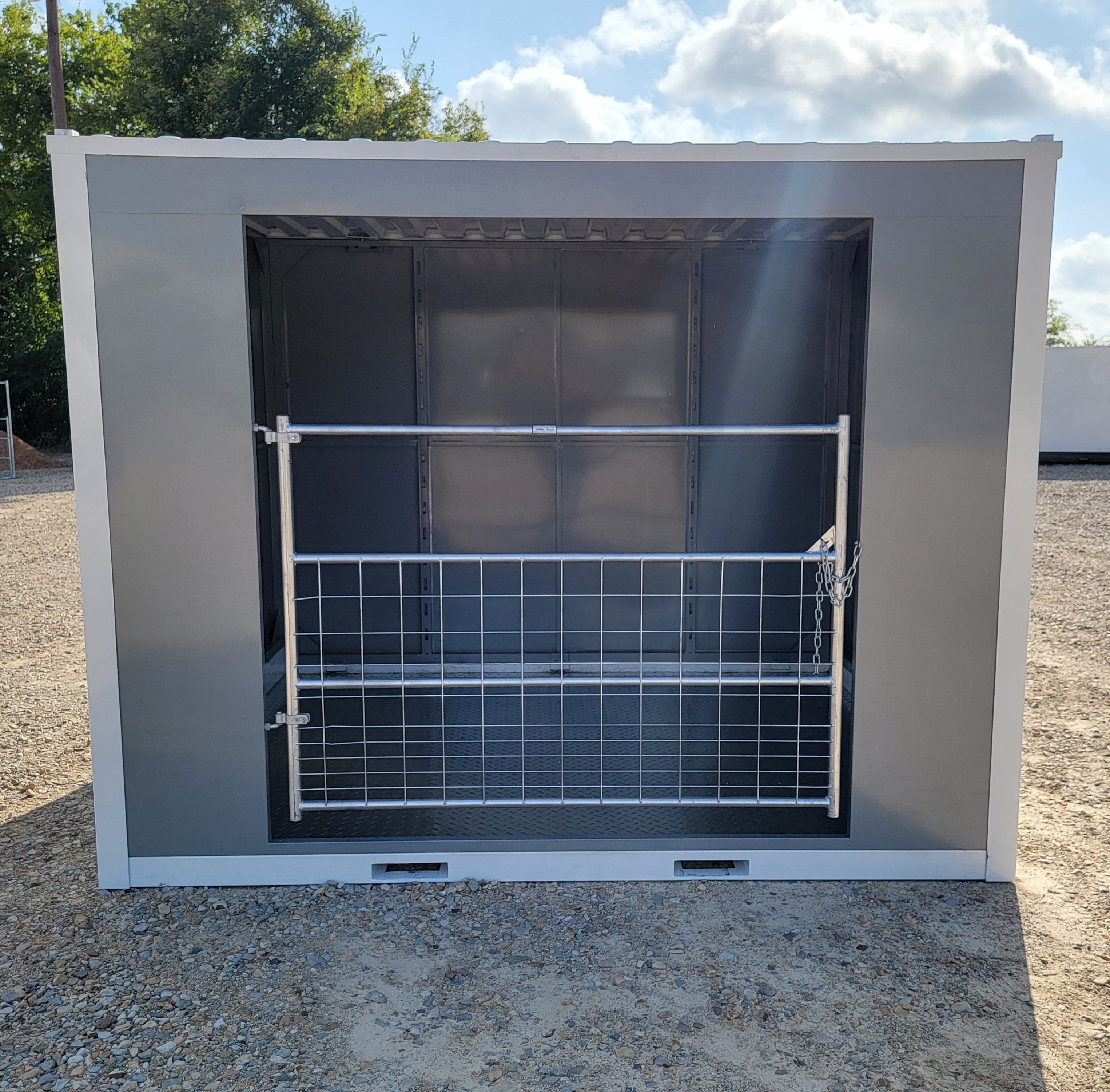 8'x10' Portable Livestock Stall - Heavy Duty Relocatable Storage Shed for Horses & Farm Animals | Durable Loafing Shelter for Pastures, Barns & Ranches | Easy Assembly Farm Equipment for Animal Protection & Outdoor Storage
