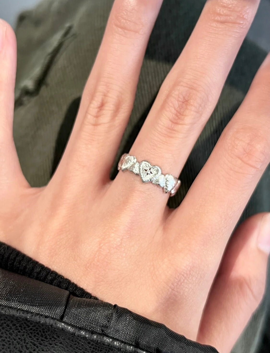 Engraved Heart Cluster Zirconia Ring - Elegant Cubic Zirconia Jewelry for Women, Perfect for Valentine's Day, Anniversary & Romantic Gifts