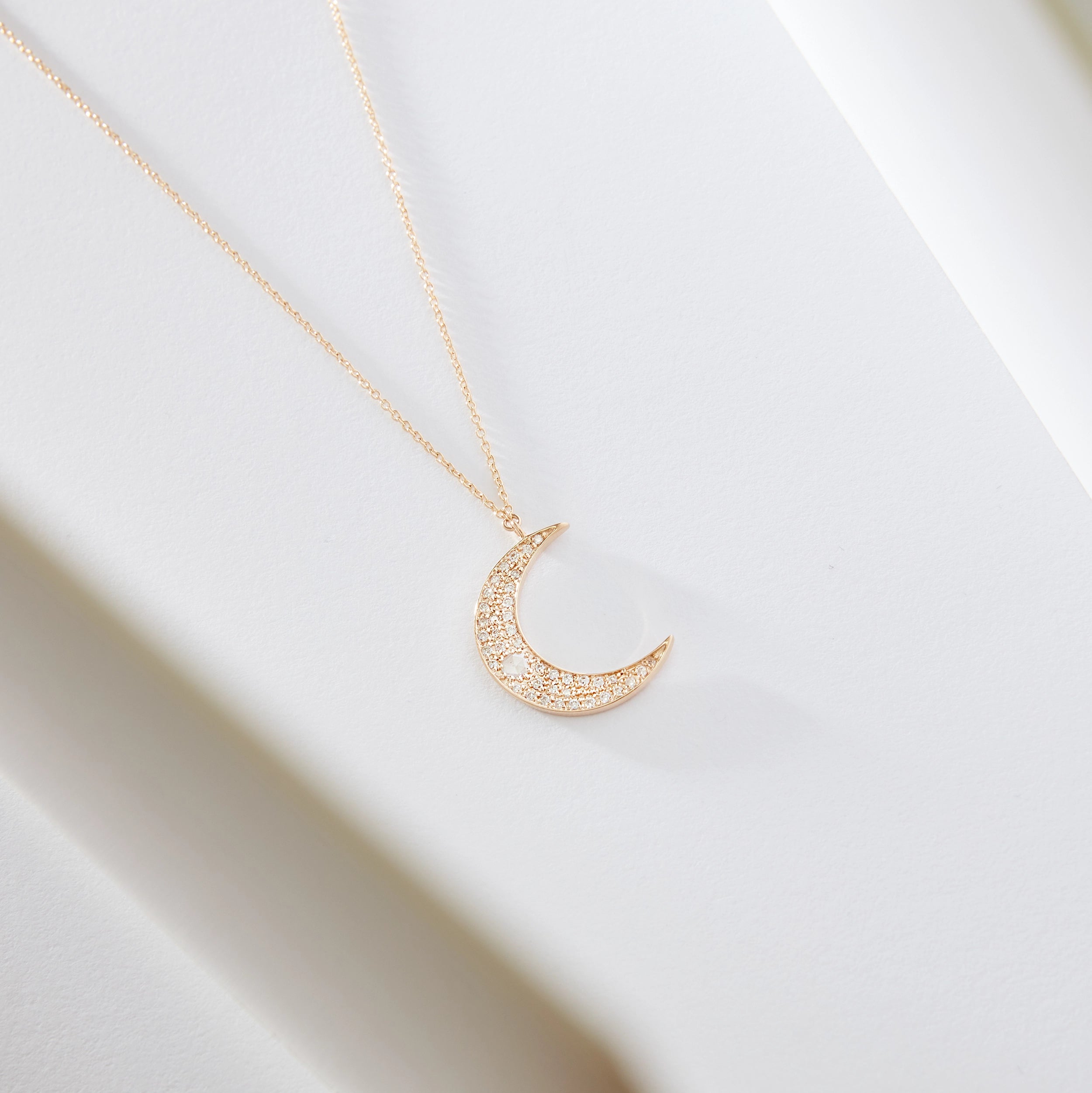 Elegant Moonlight Crescent Diamond Necklace for Women - Perfect for Evening Parties, Weddings & Special Occasions
