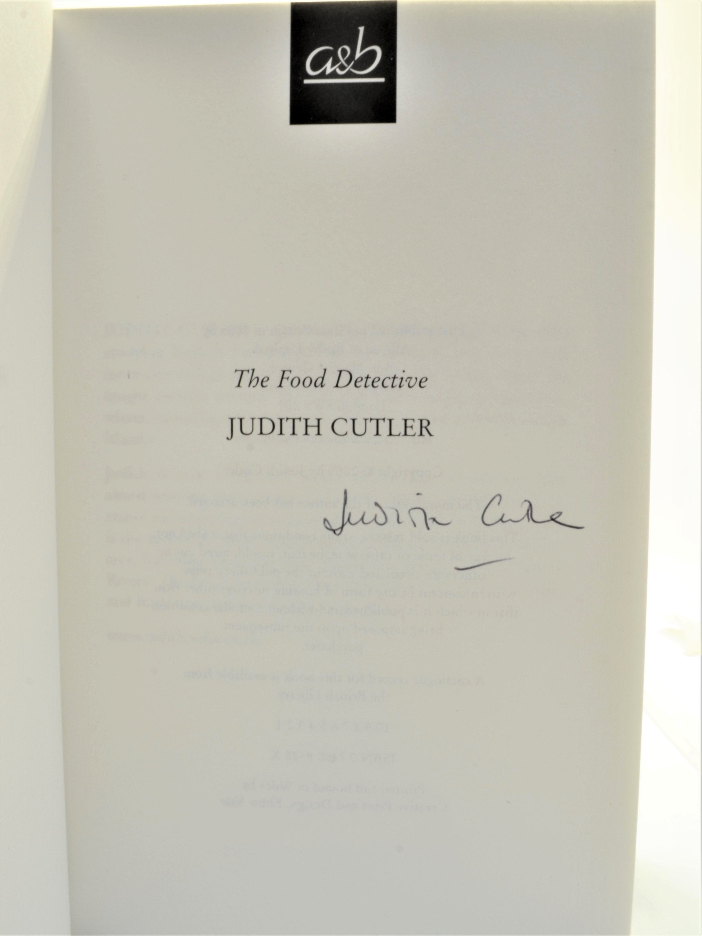 Cutler, Judith - The Food Detective (Signed Edition) - Mystery Novel for Book Lovers & Collectors - Perfect for Gifts & Home Libraries