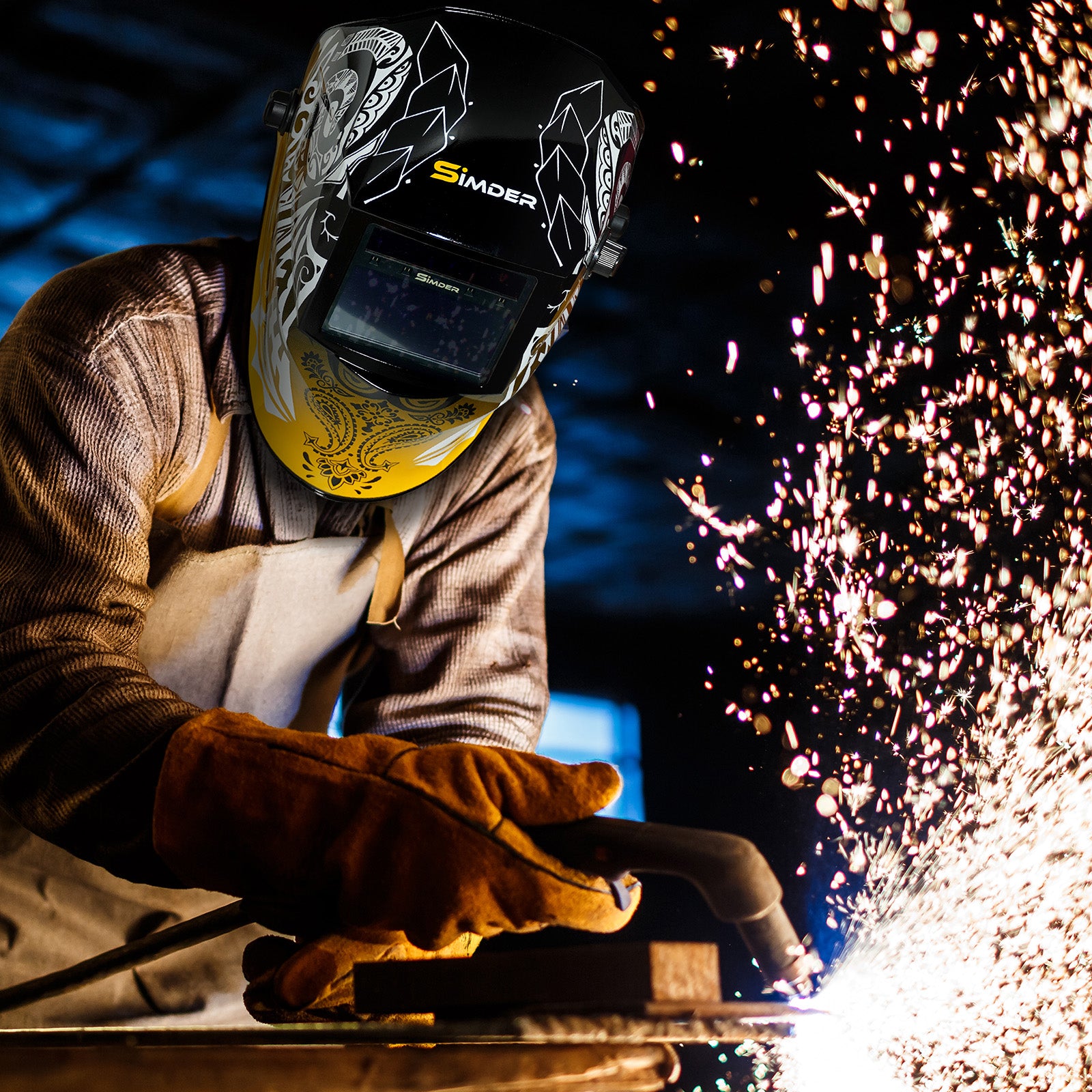 SSimder Auto Darkening Welding Helmet RL 500L - True View Lens for Arc/TIG/MIG Welding - Solar Powered with Adjustable Shade 5-13 - Perfect for Metal Fabrication & DIY Projects