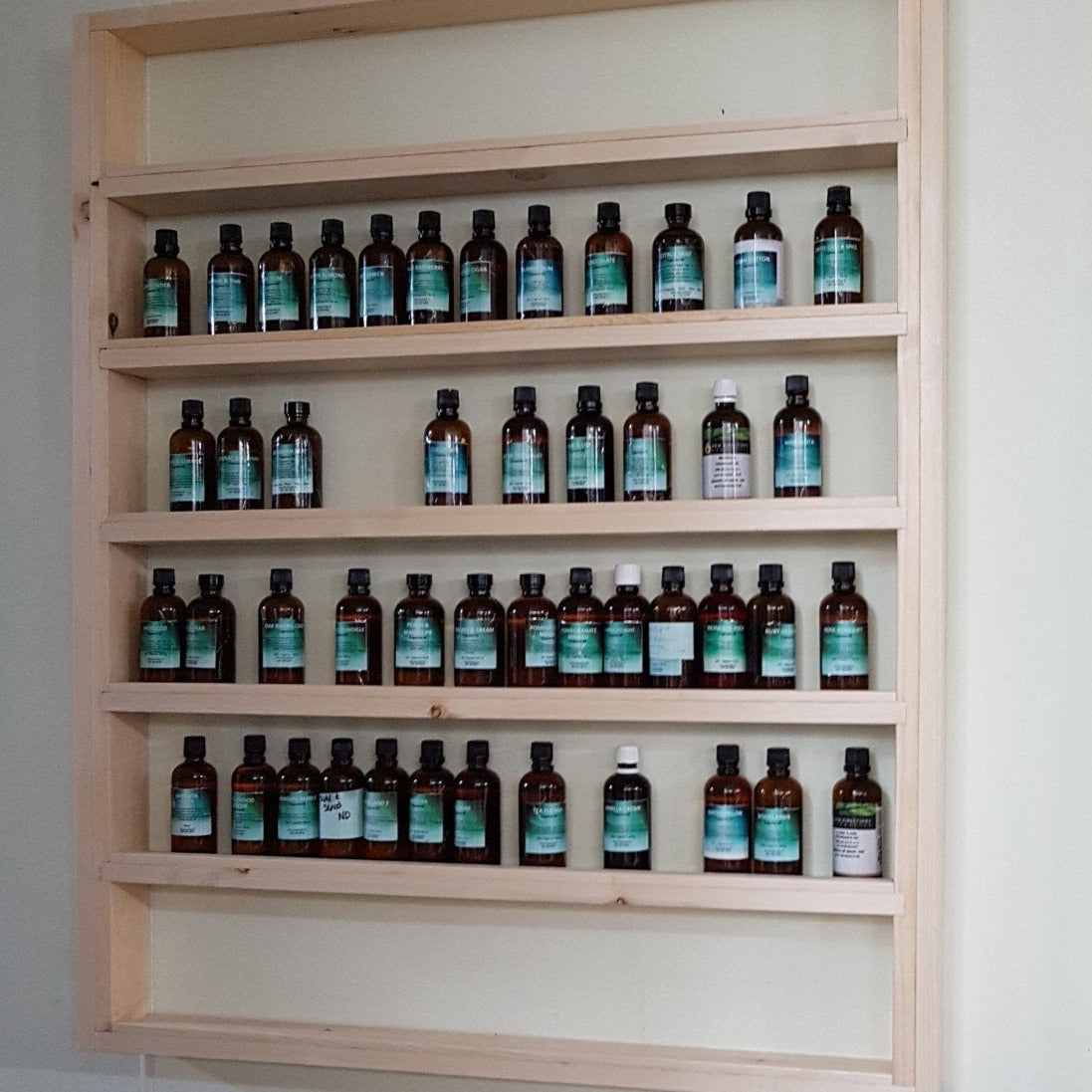 Premium Fragrance & Essential Oil Display Shelf - Wooden Organizer for Diffusers, Perfumes, Aromatherapy Oils - Perfect for Bathroom, Bedroom, Spa & Home Decor