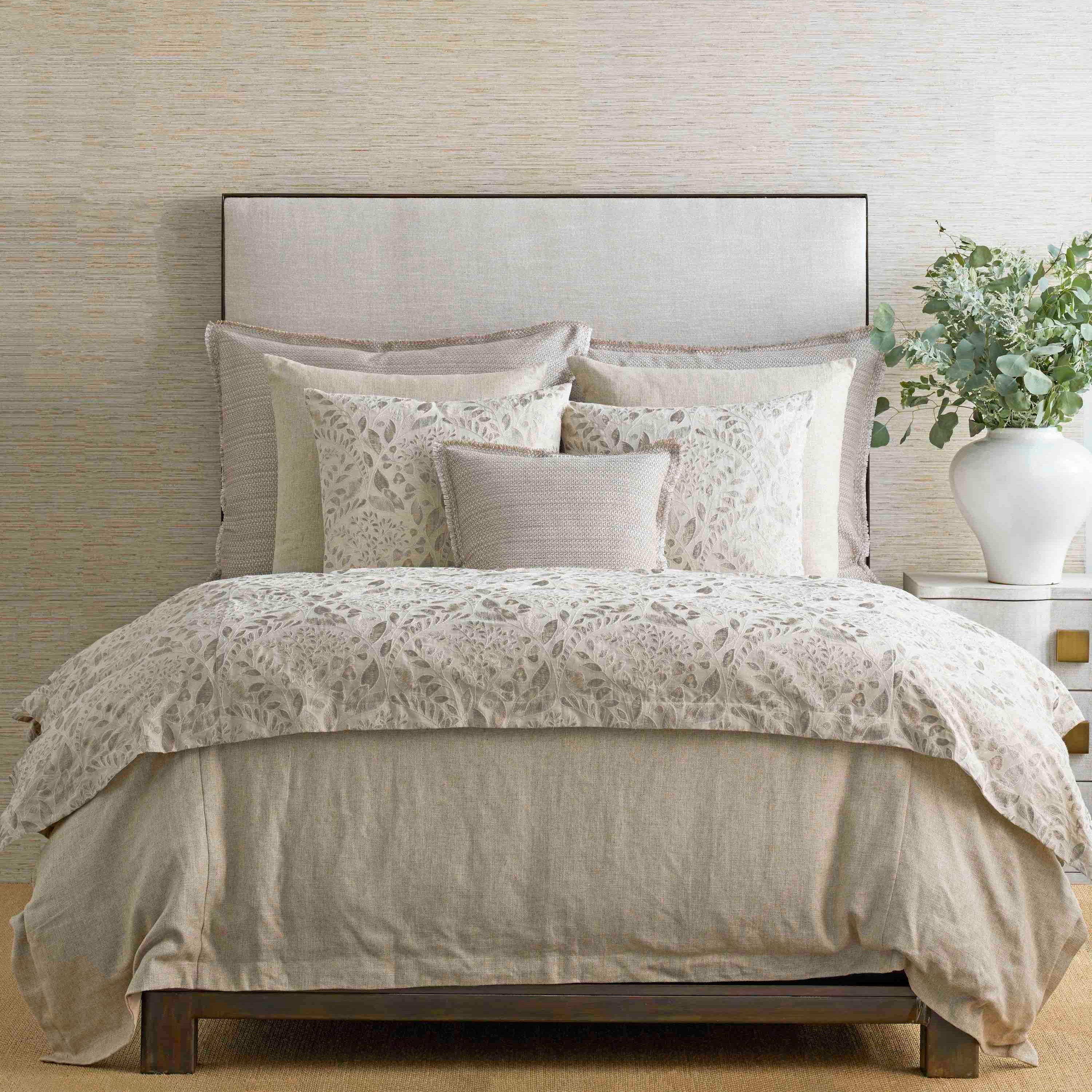 Artemis Throw Blanket - Soft & Cozy Knit Throw for Couch, Bed, or Sofa - Perfect for Home Decor, Gifts, and Relaxation