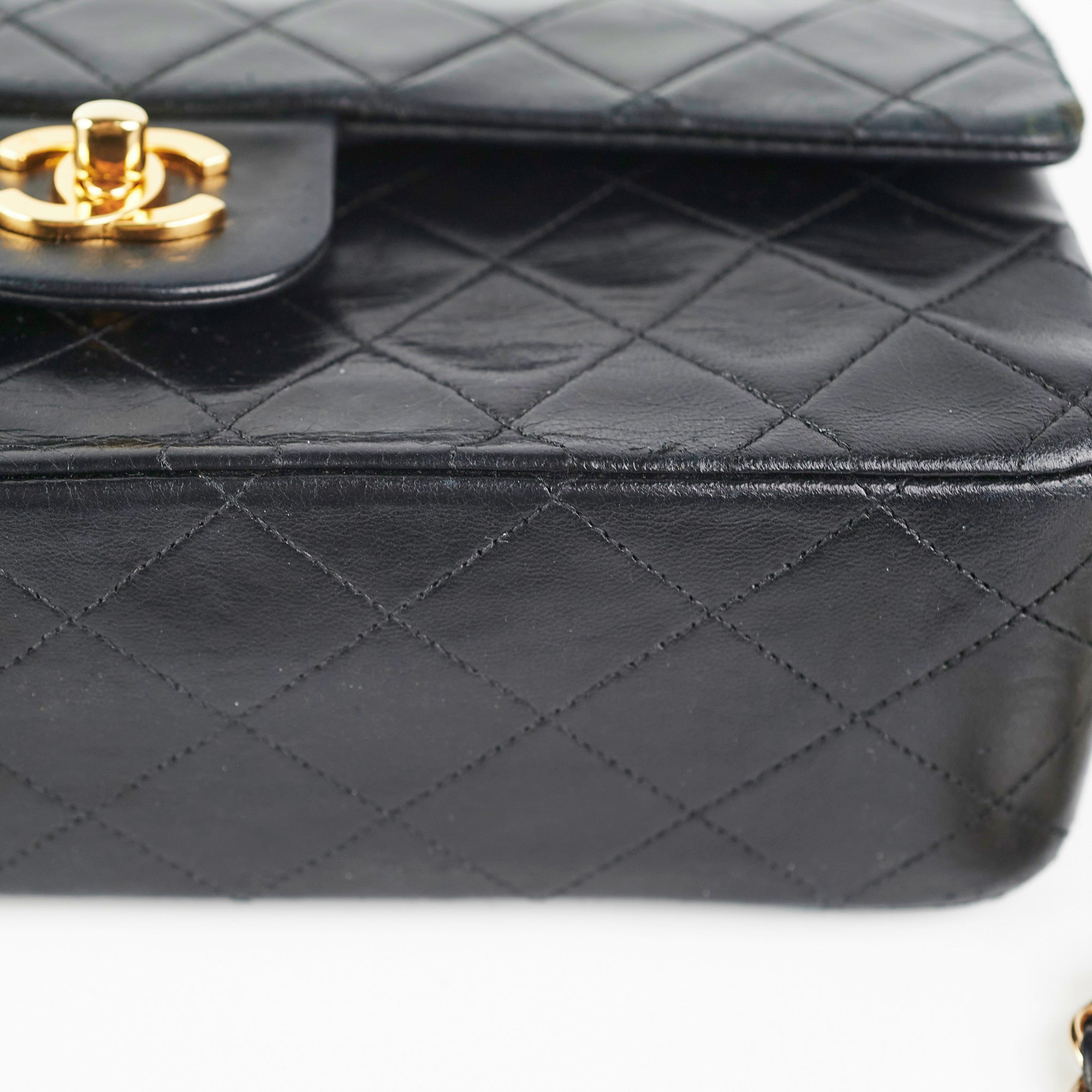 Chanel Medium Classic Flap Bag Black Lambskin Leather - Luxury Designer Handbag for Women, Perfect for Evening Events & Special Occasions